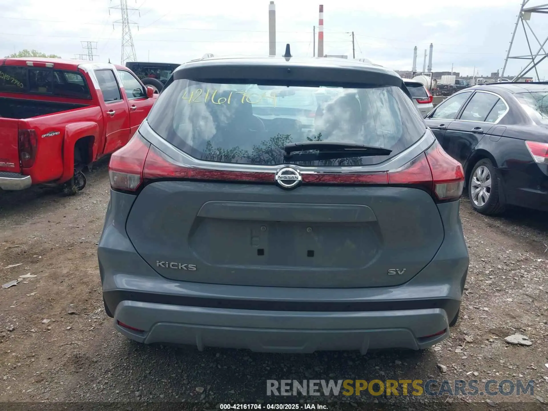 16 Photograph of a damaged car 3N1CP5CV9ML522148 NISSAN KICKS 2021