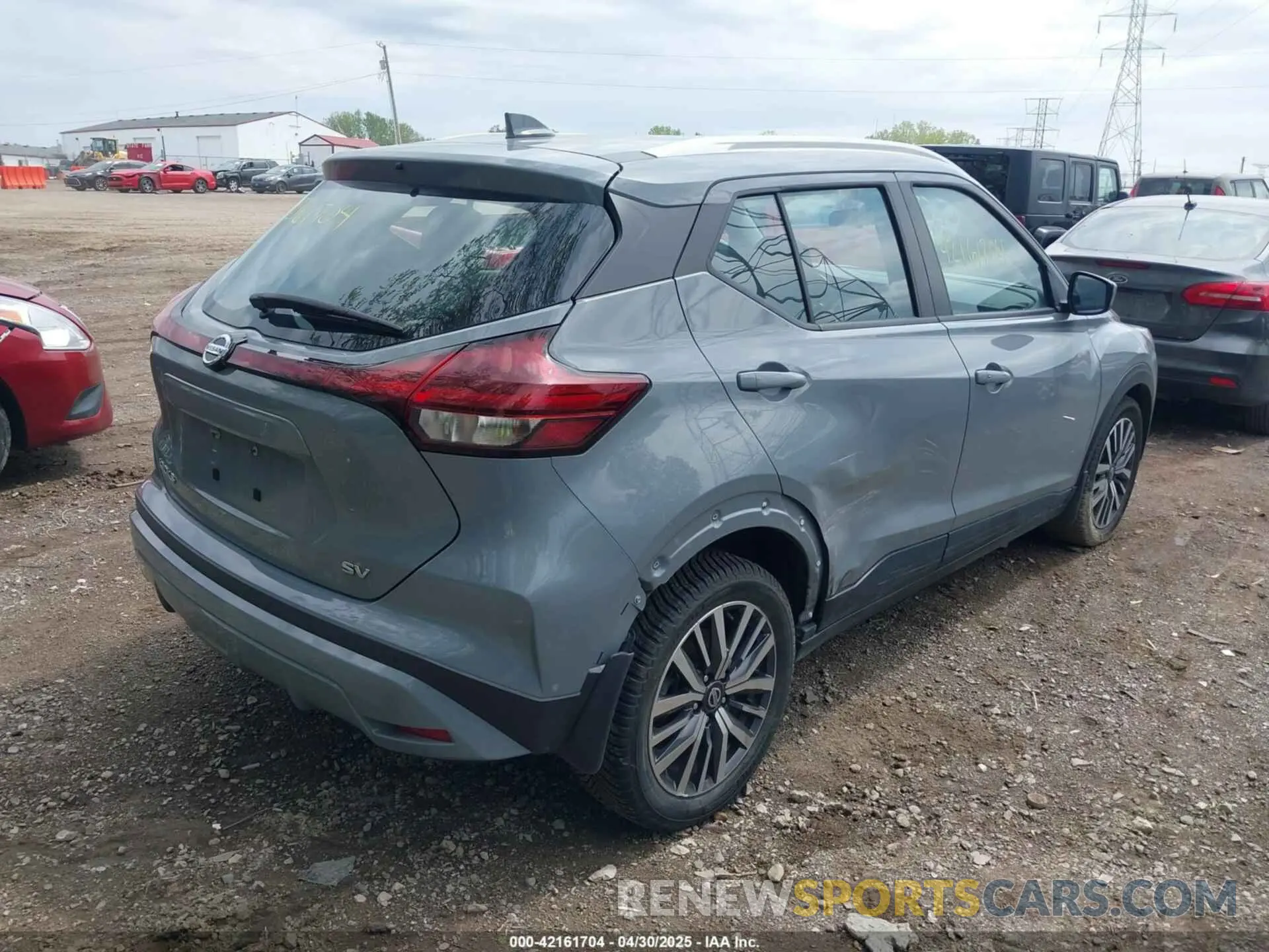 4 Photograph of a damaged car 3N1CP5CV9ML522148 NISSAN KICKS 2021