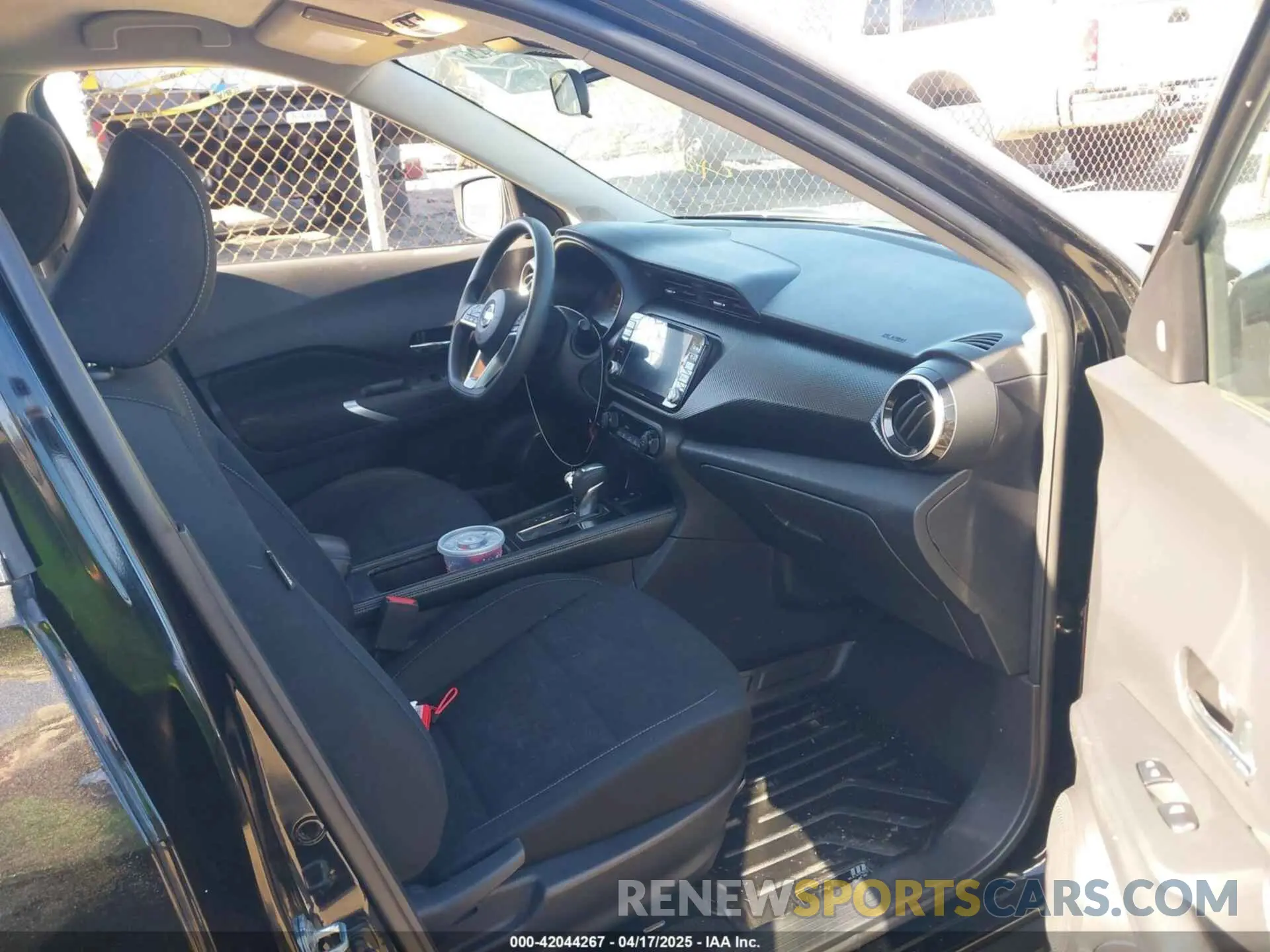 5 Photograph of a damaged car 3N1CP5CV9ML523140 NISSAN KICKS 2021