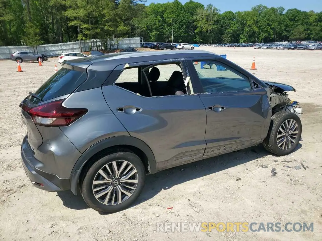 3 Photograph of a damaged car 3N1CP5CV9ML525423 NISSAN KICKS 2021