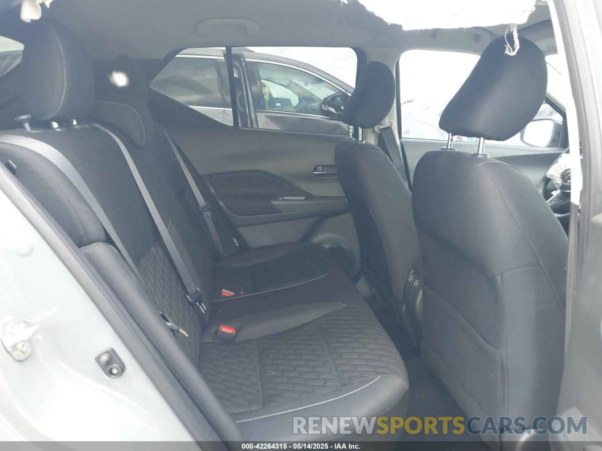 8 Photograph of a damaged car 3N1CP5CV9ML541394 NISSAN KICKS 2021