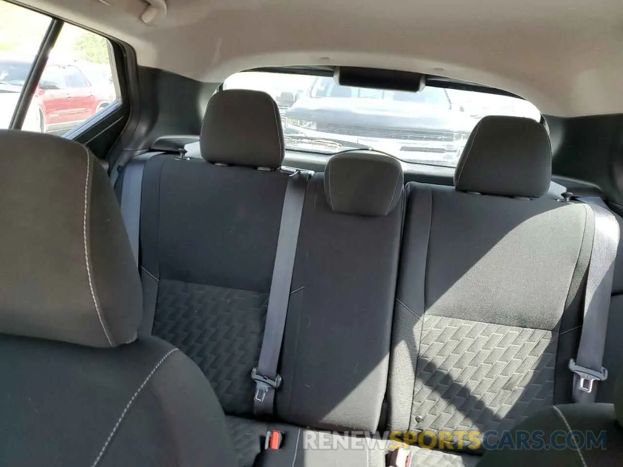 10 Photograph of a damaged car 3N1CP5CV9ML566408 NISSAN KICKS 2021