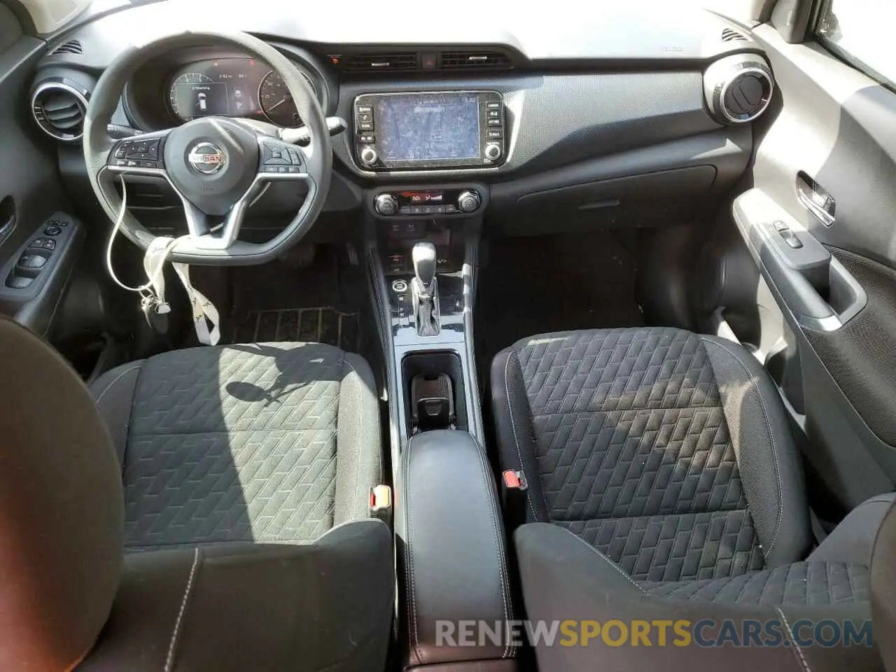 8 Photograph of a damaged car 3N1CP5CV9ML566408 NISSAN KICKS 2021
