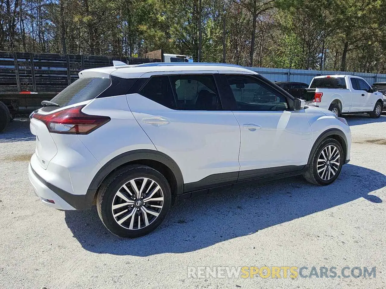 3 Photograph of a damaged car 3N1CP5CVXML466253 NISSAN KICKS 2021