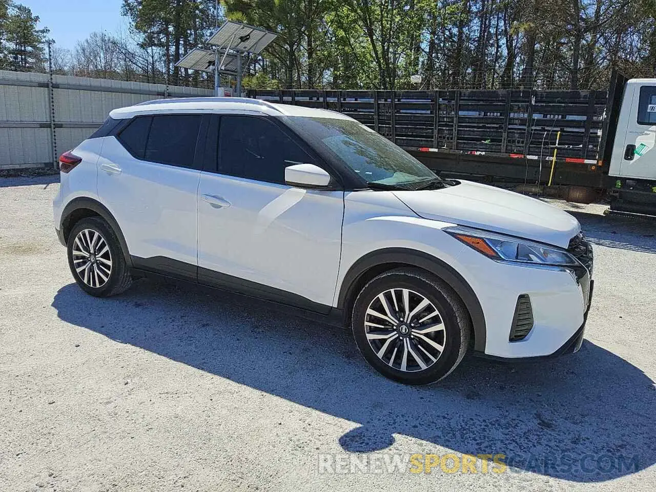 4 Photograph of a damaged car 3N1CP5CVXML466253 NISSAN KICKS 2021