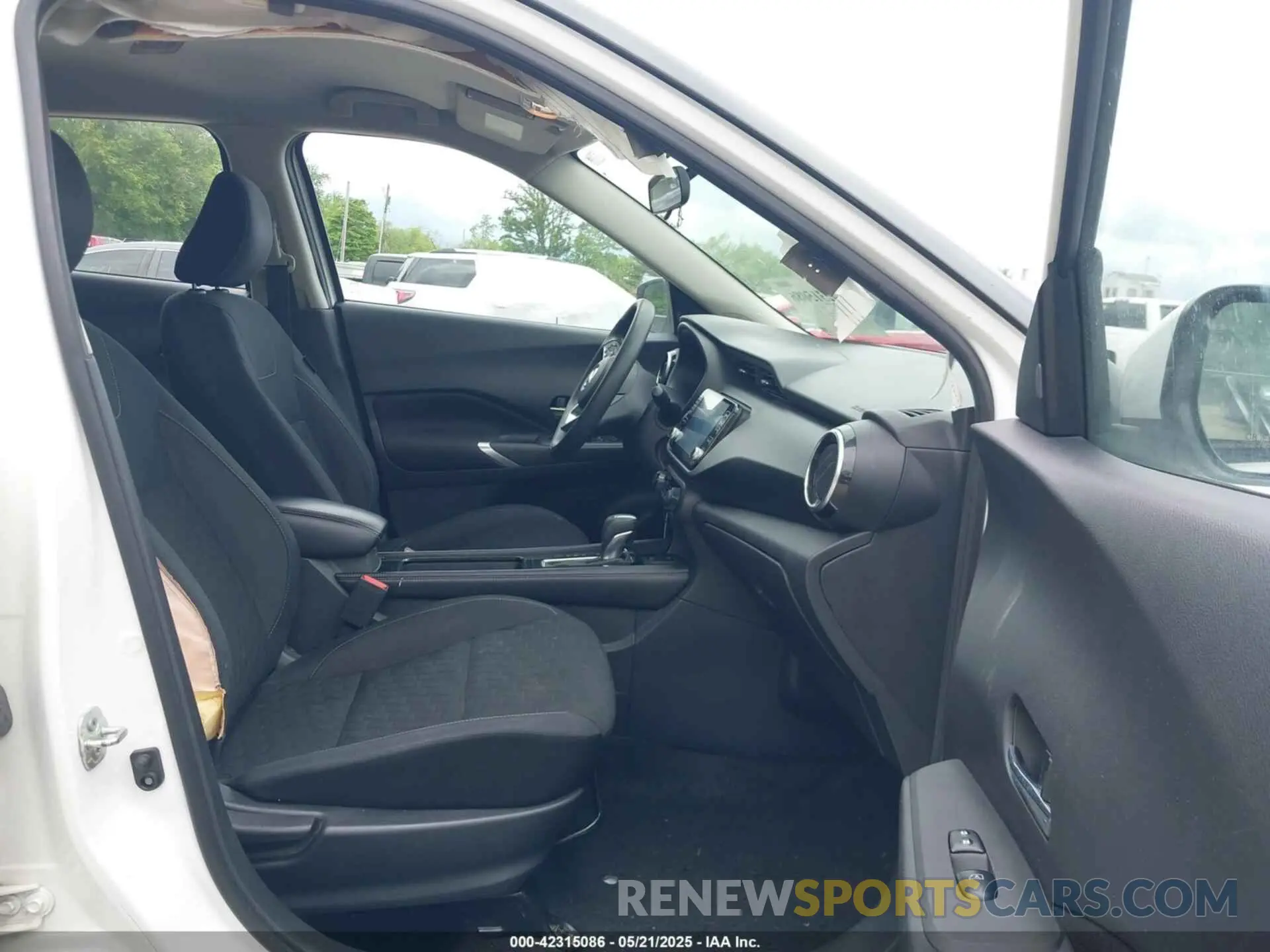 5 Photograph of a damaged car 3N1CP5CVXML481254 NISSAN KICKS 2021