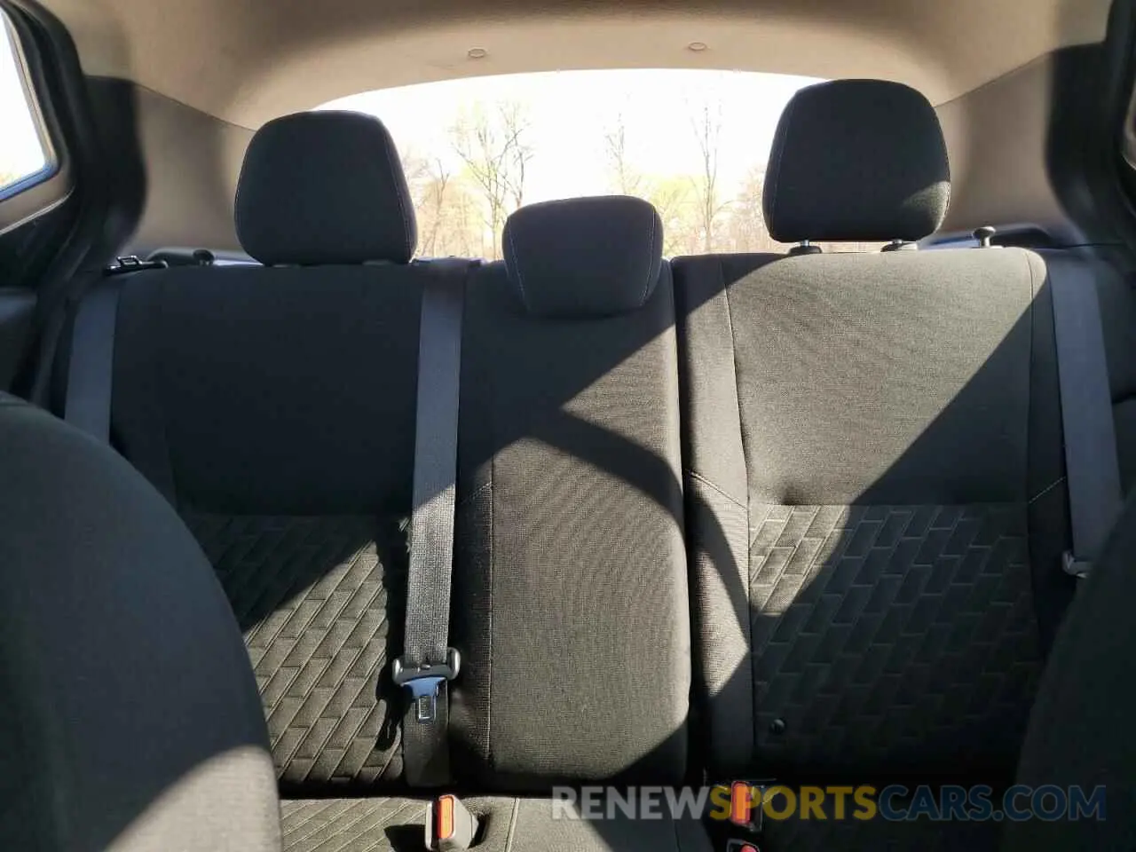 10 Photograph of a damaged car 3N1CP5CVXML499110 NISSAN KICKS 2021