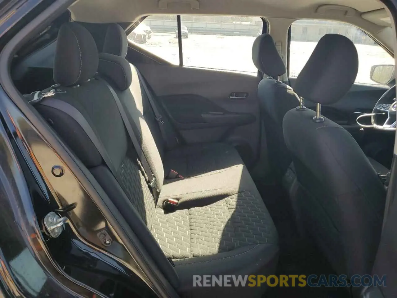 11 Photograph of a damaged car 3N1CP5CVXML499110 NISSAN KICKS 2021