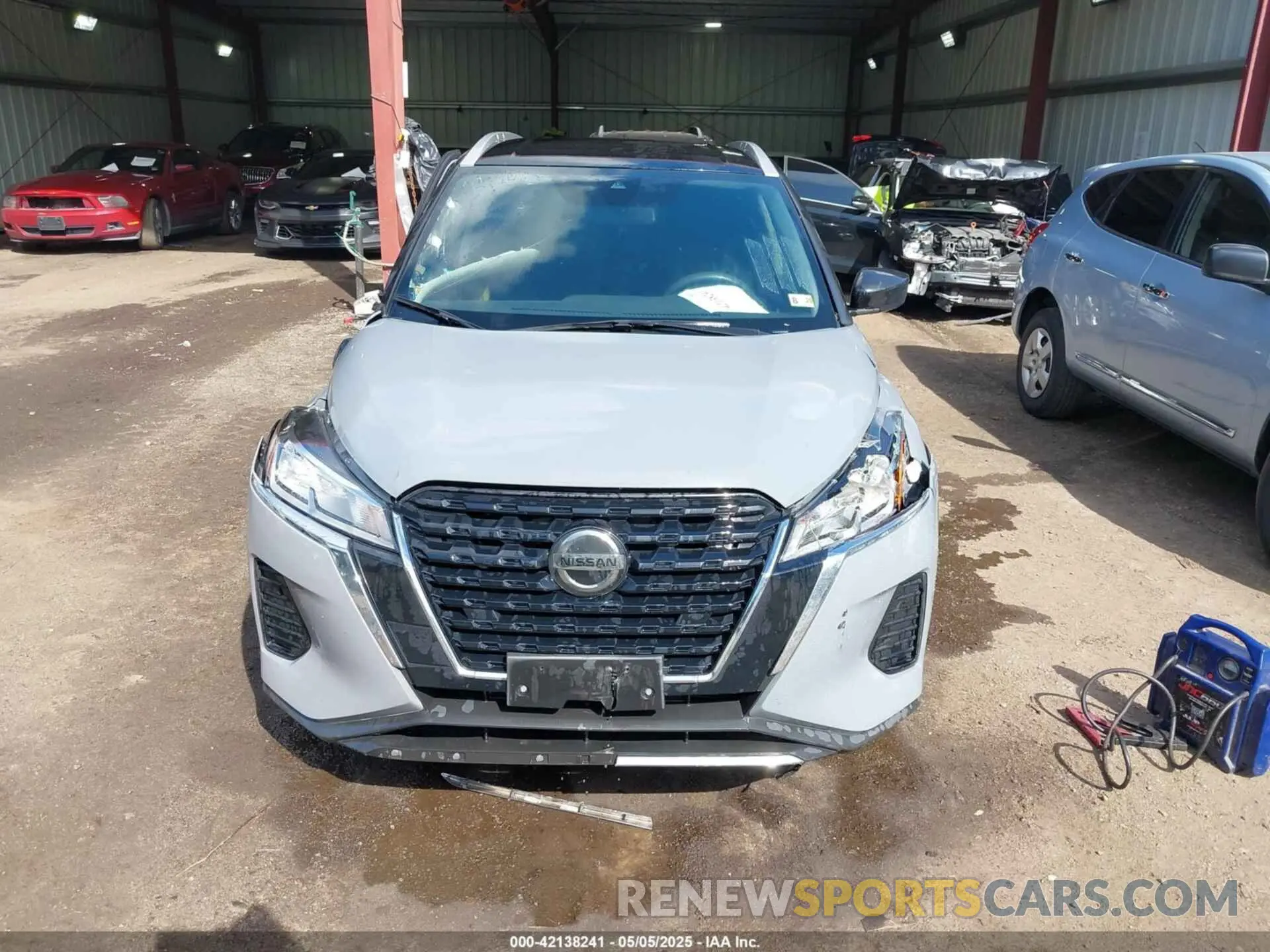 12 Photograph of a damaged car 3N1CP5CVXML515693 NISSAN KICKS 2021
