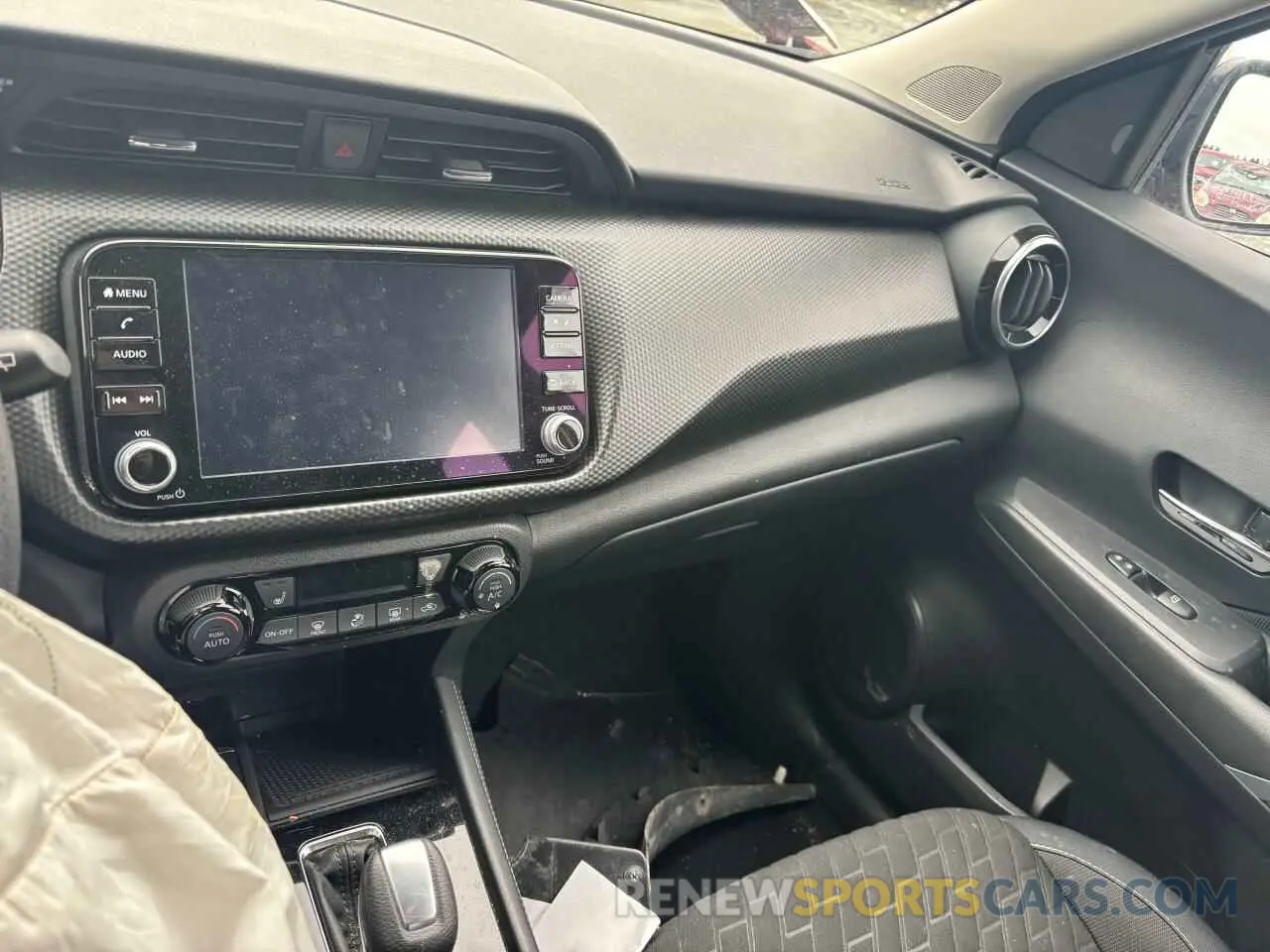 8 Photograph of a damaged car 3N1CP5CVXML555594 NISSAN KICKS 2021