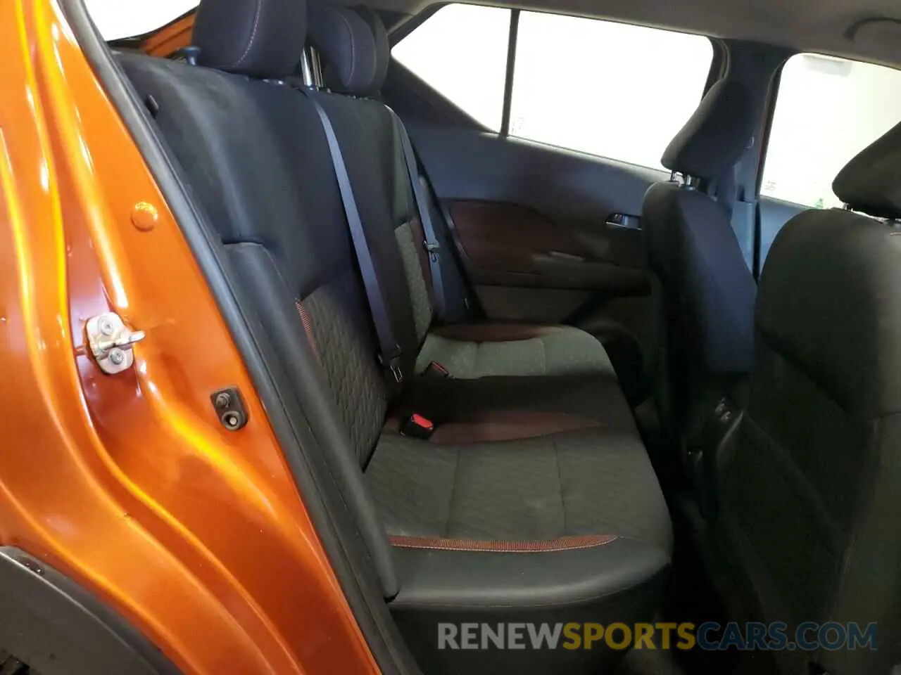 10 Photograph of a damaged car 3N1CP5DV0ML474697 NISSAN KICKS 2021