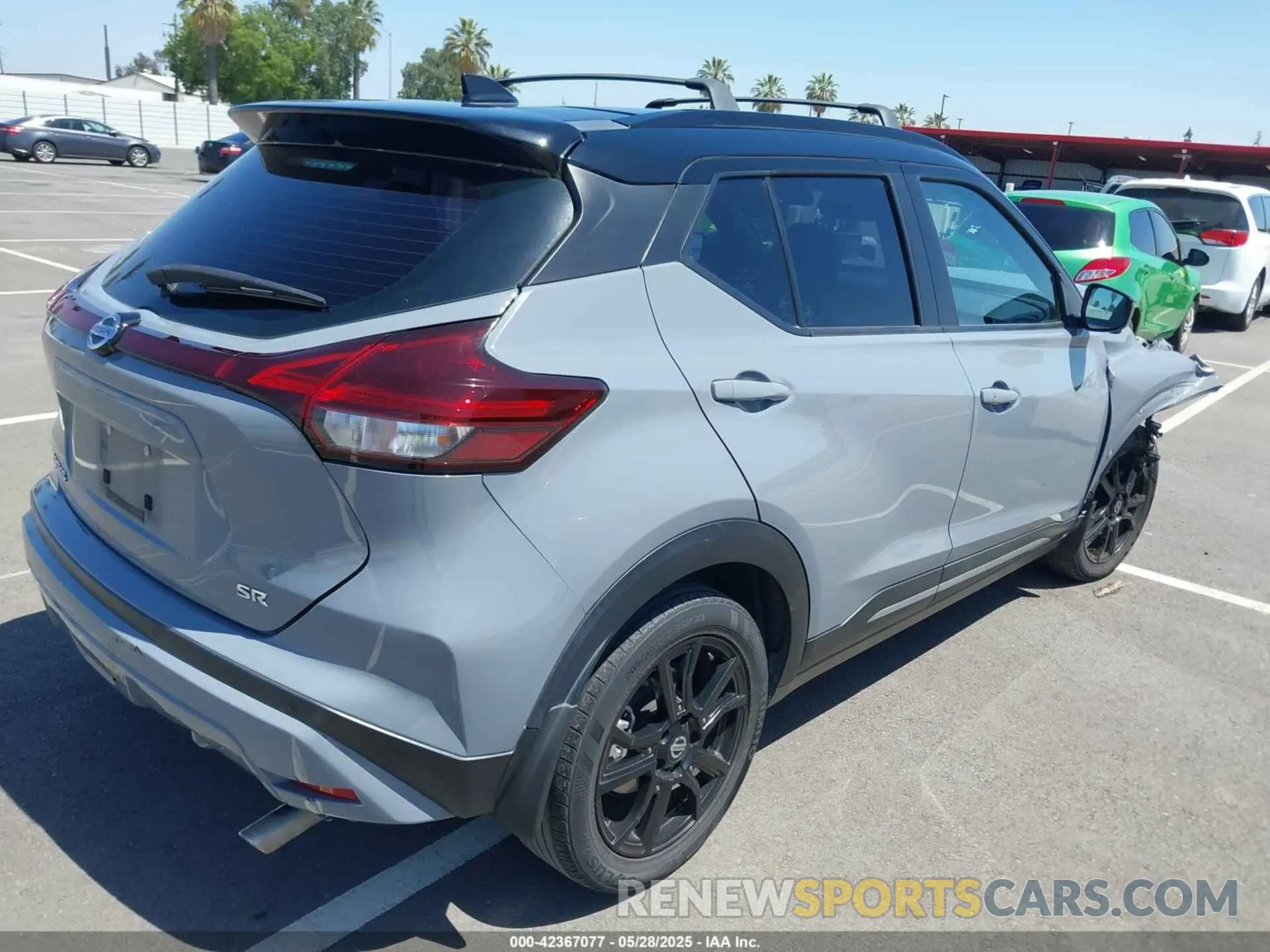 4 Photograph of a damaged car 3N1CP5DV0ML490334 NISSAN KICKS 2021