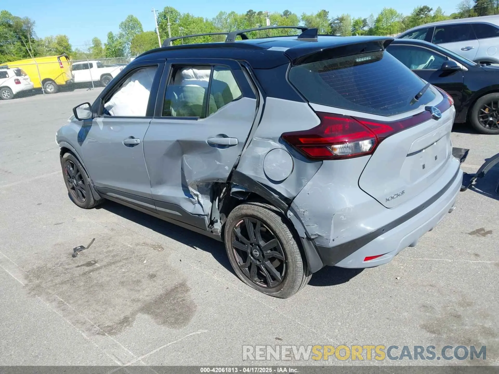 3 Photograph of a damaged car 3N1CP5DV0ML510825 NISSAN KICKS 2021