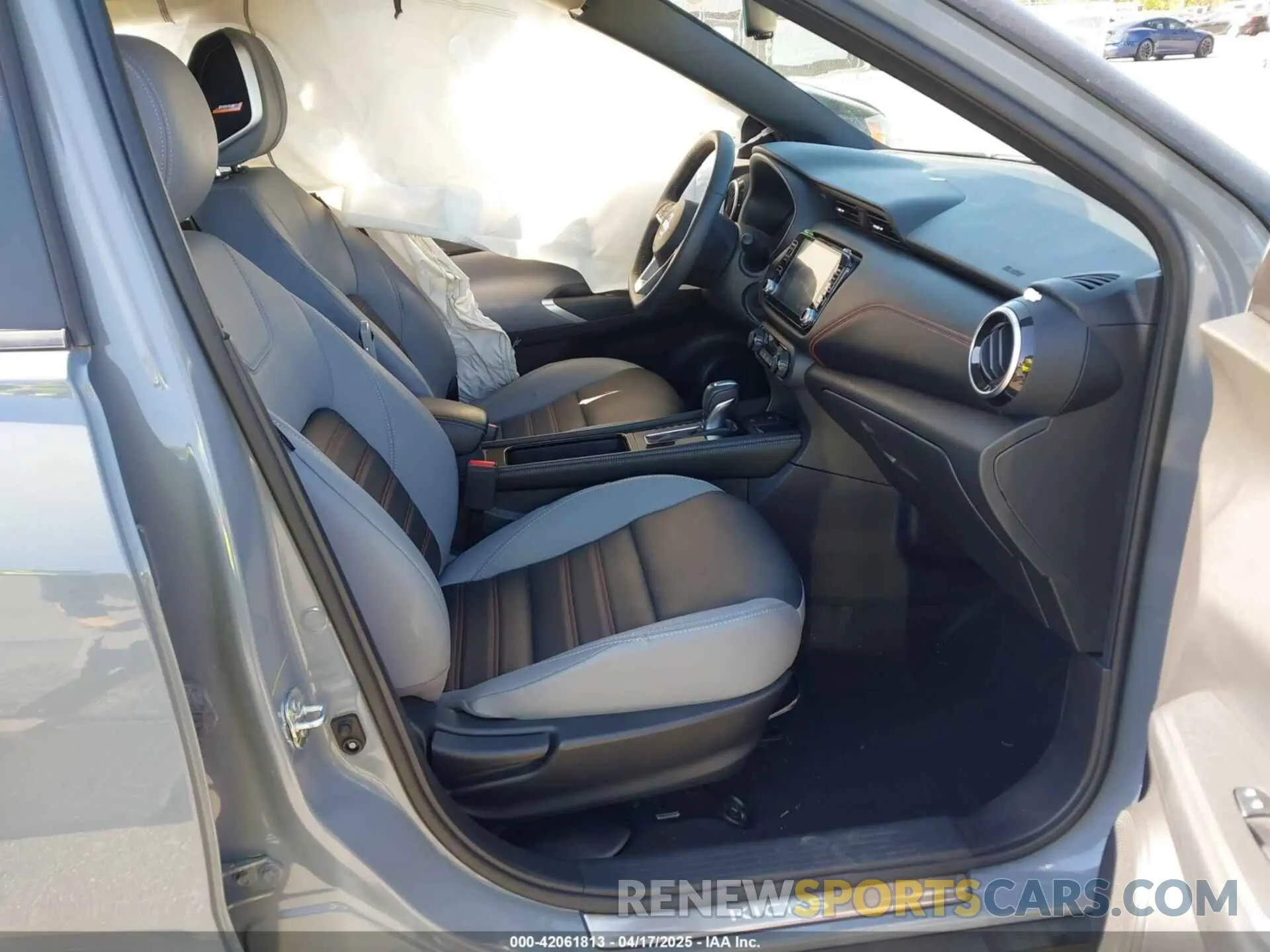 5 Photograph of a damaged car 3N1CP5DV0ML510825 NISSAN KICKS 2021