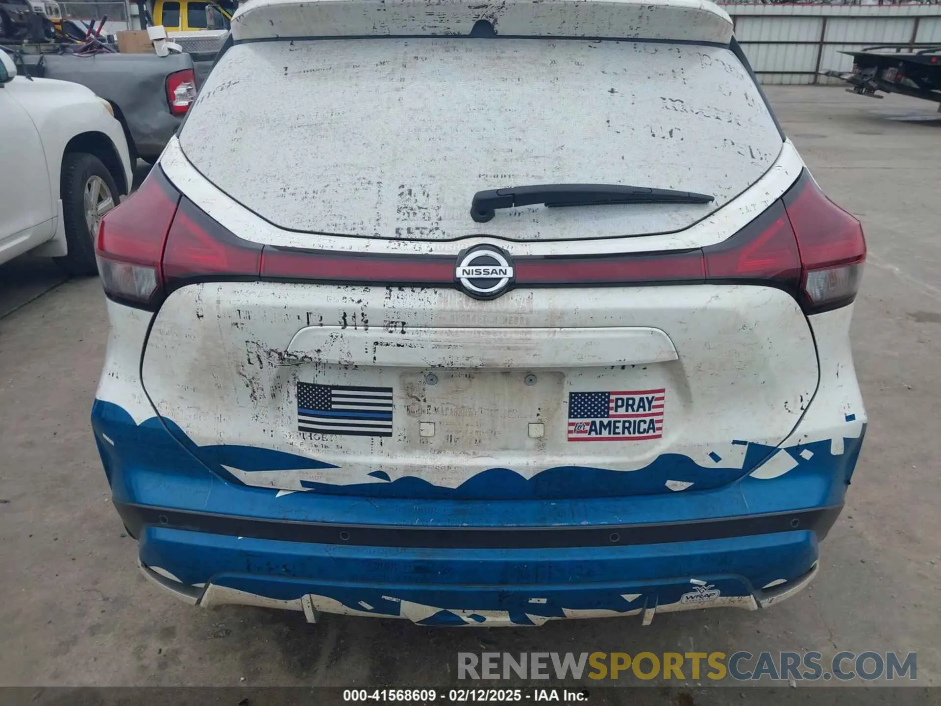 16 Photograph of a damaged car 3N1CP5DV1ML516746 NISSAN KICKS 2021