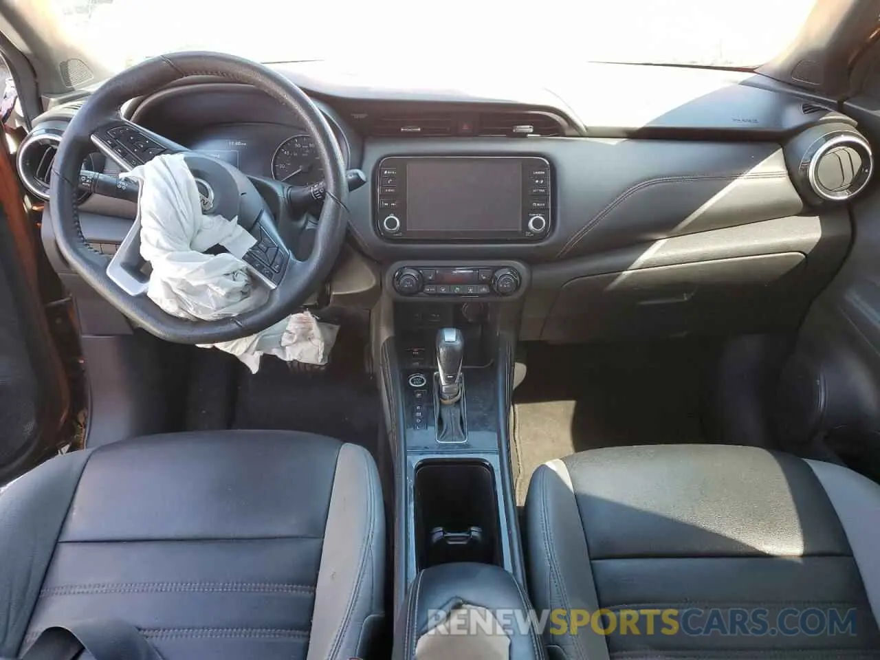 8 Photograph of a damaged car 3N1CP5DV1ML523115 NISSAN KICKS 2021