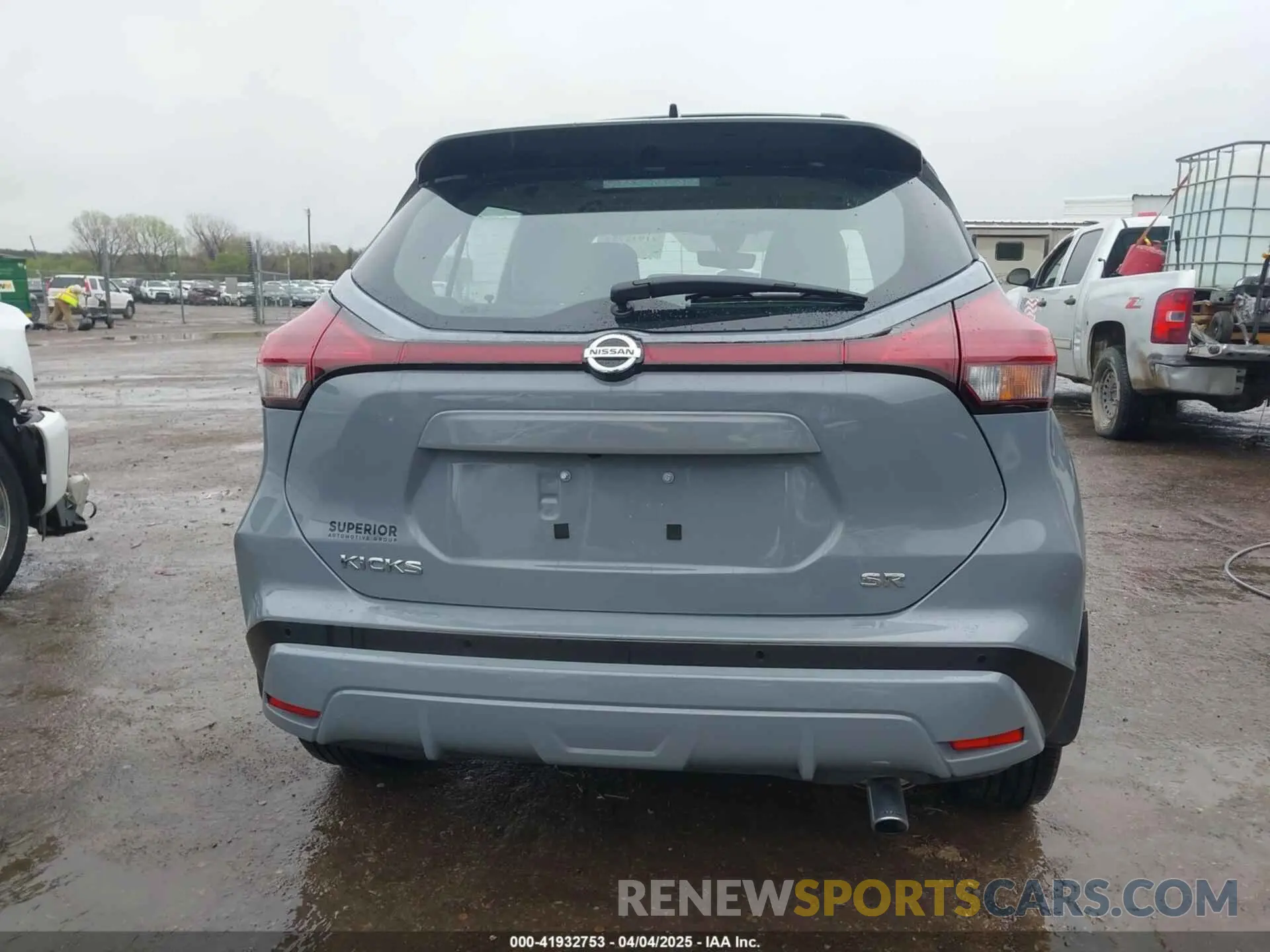 17 Photograph of a damaged car 3N1CP5DV1ML524720 NISSAN KICKS 2021