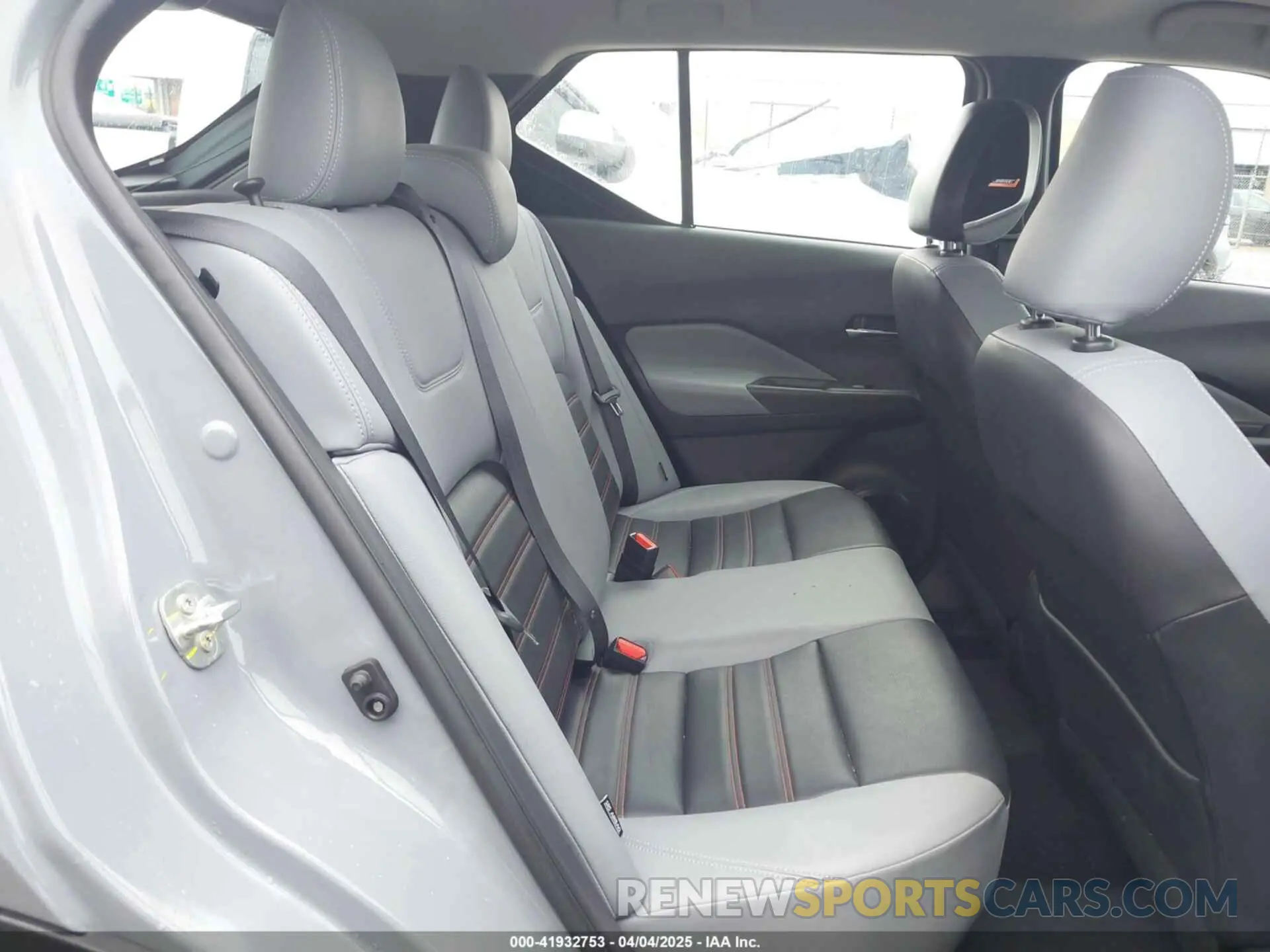 8 Photograph of a damaged car 3N1CP5DV1ML524720 NISSAN KICKS 2021