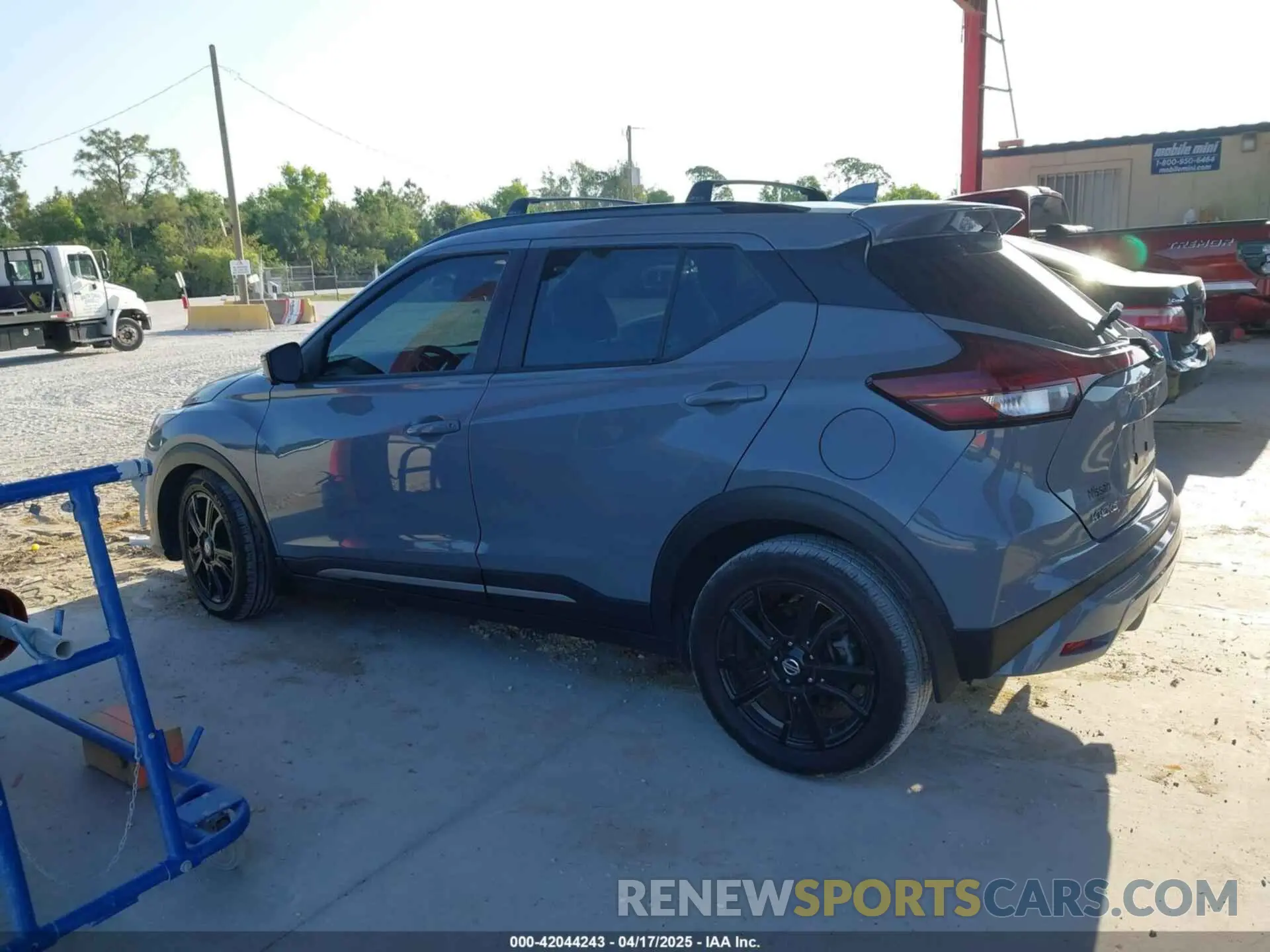14 Photograph of a damaged car 3N1CP5DV1ML557619 NISSAN KICKS 2021