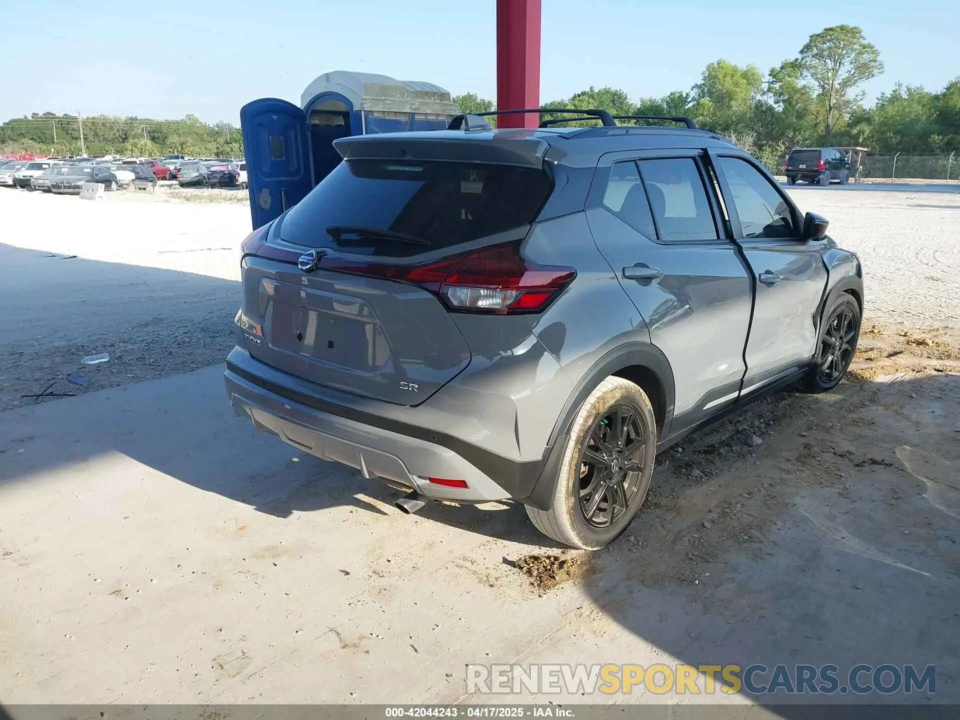 4 Photograph of a damaged car 3N1CP5DV1ML557619 NISSAN KICKS 2021