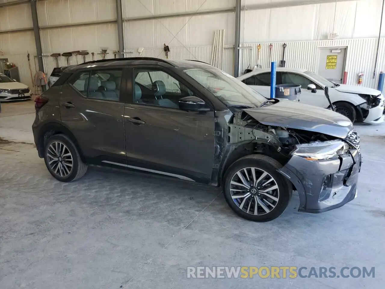 4 Photograph of a damaged car 3N1CP5DV2ML499603 NISSAN KICKS 2021