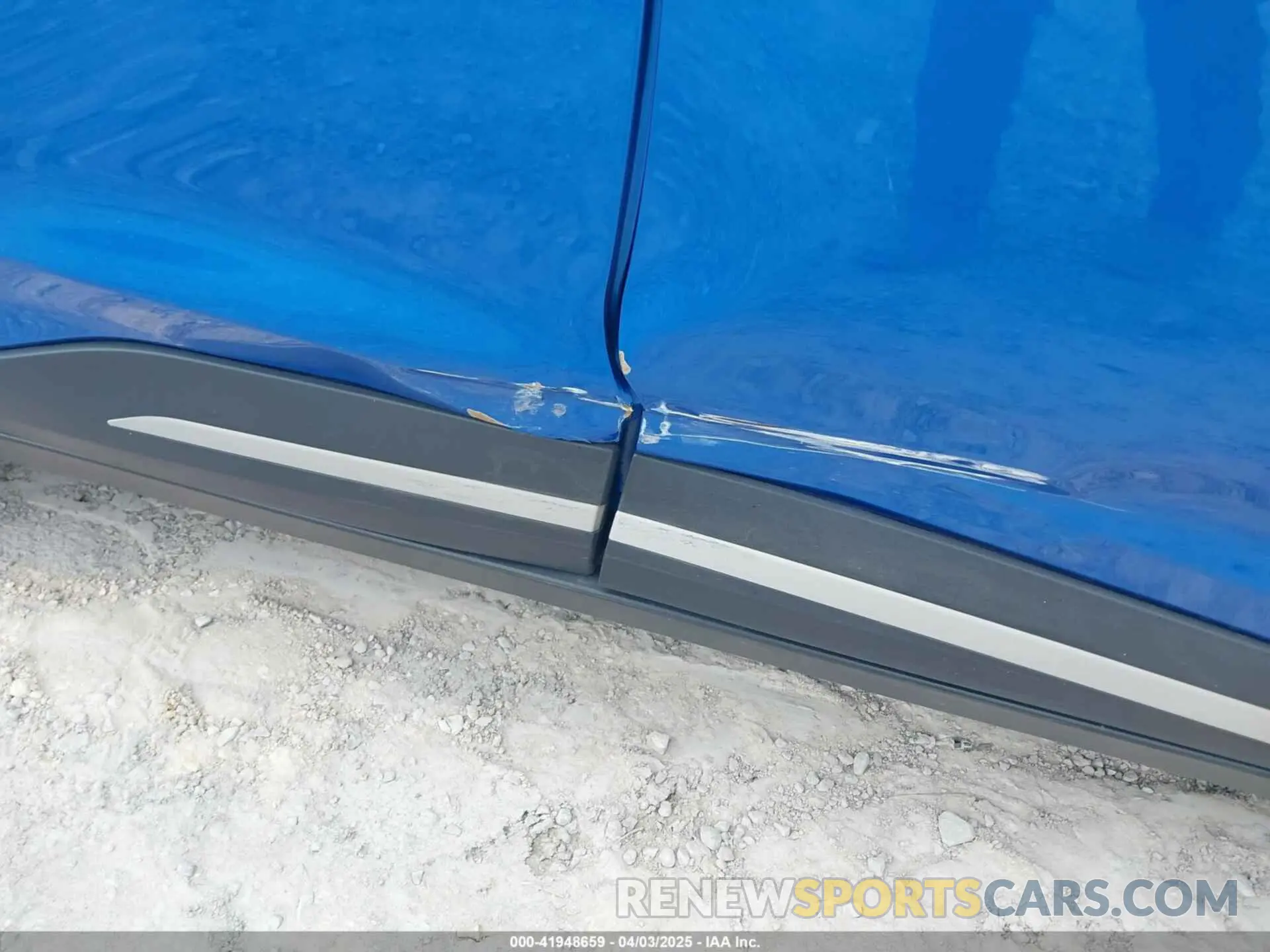 17 Photograph of a damaged car 3N1CP5DV2ML526220 NISSAN KICKS 2021