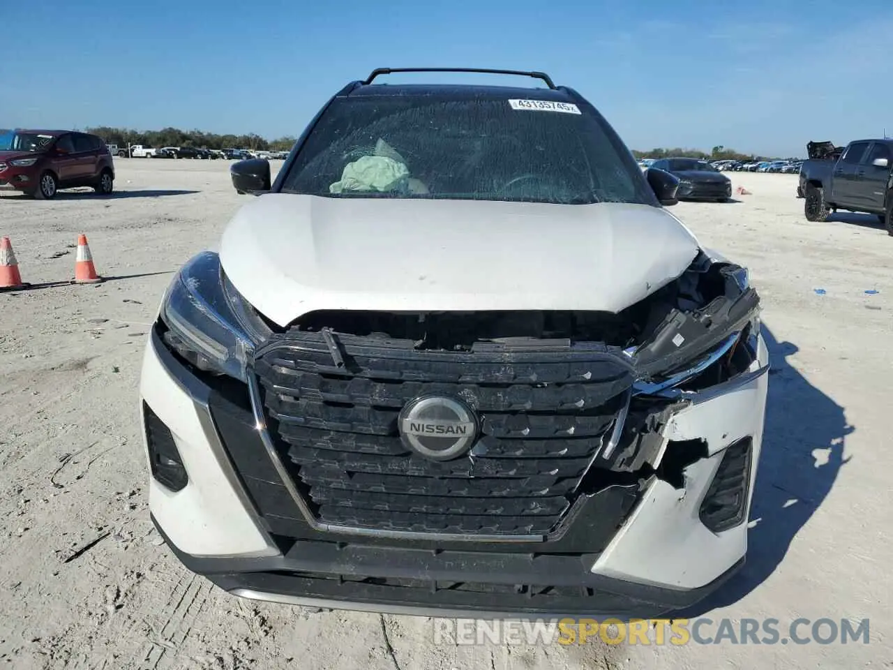 5 Photograph of a damaged car 3N1CP5DV3ML494104 NISSAN KICKS 2021