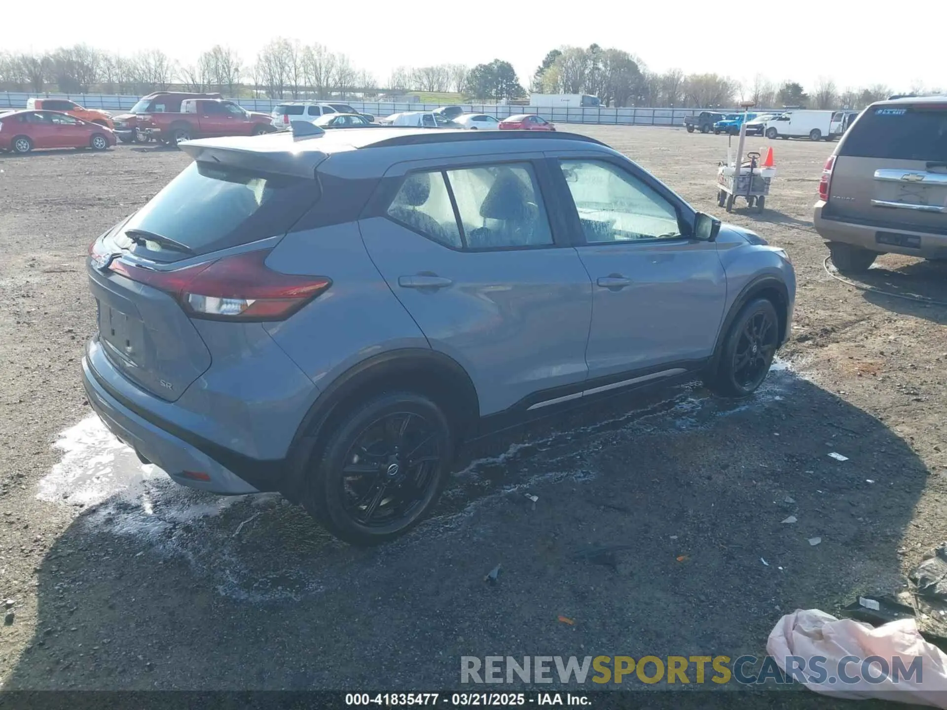 4 Photograph of a damaged car 3N1CP5DV3ML525917 NISSAN KICKS 2021