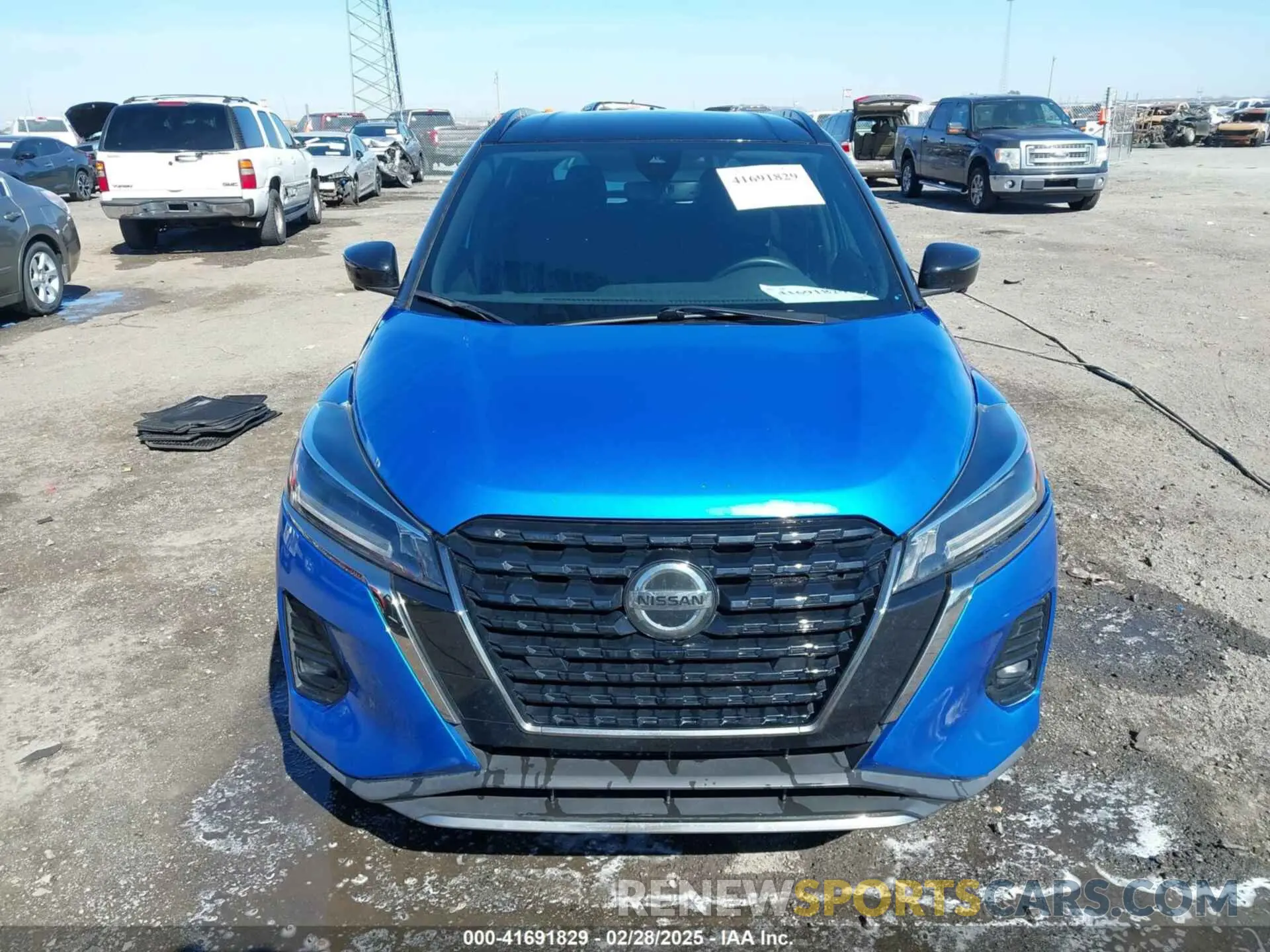 12 Photograph of a damaged car 3N1CP5DV3ML561218 NISSAN KICKS 2021