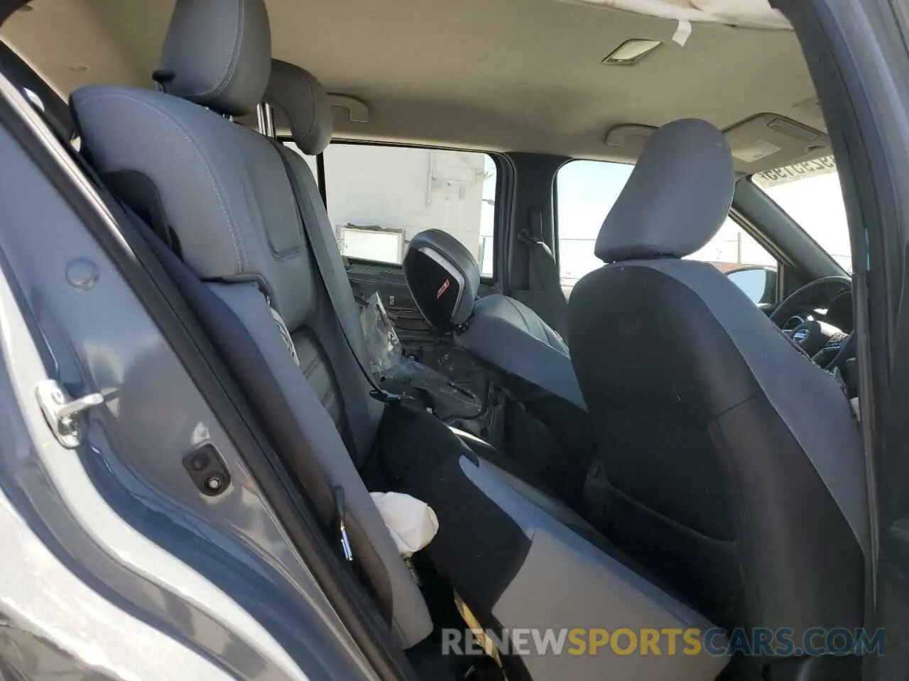 11 Photograph of a damaged car 3N1CP5DV4ML554214 NISSAN KICKS 2021