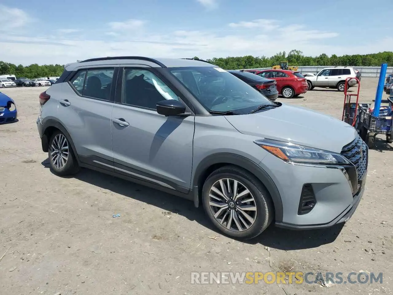 4 Photograph of a damaged car 3N1CP5DV5ML494752 NISSAN KICKS 2021