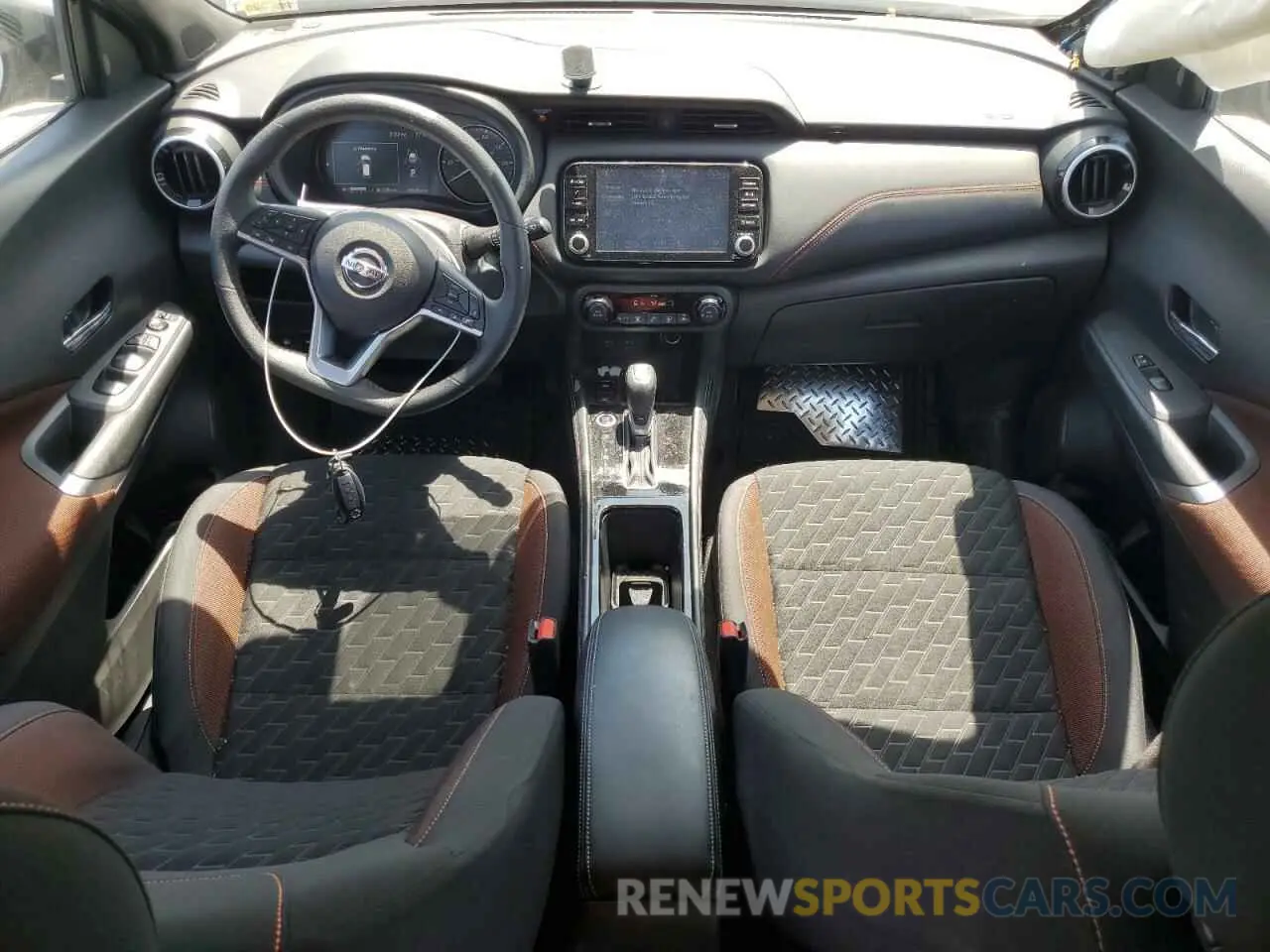 8 Photograph of a damaged car 3N1CP5DV5ML494752 NISSAN KICKS 2021