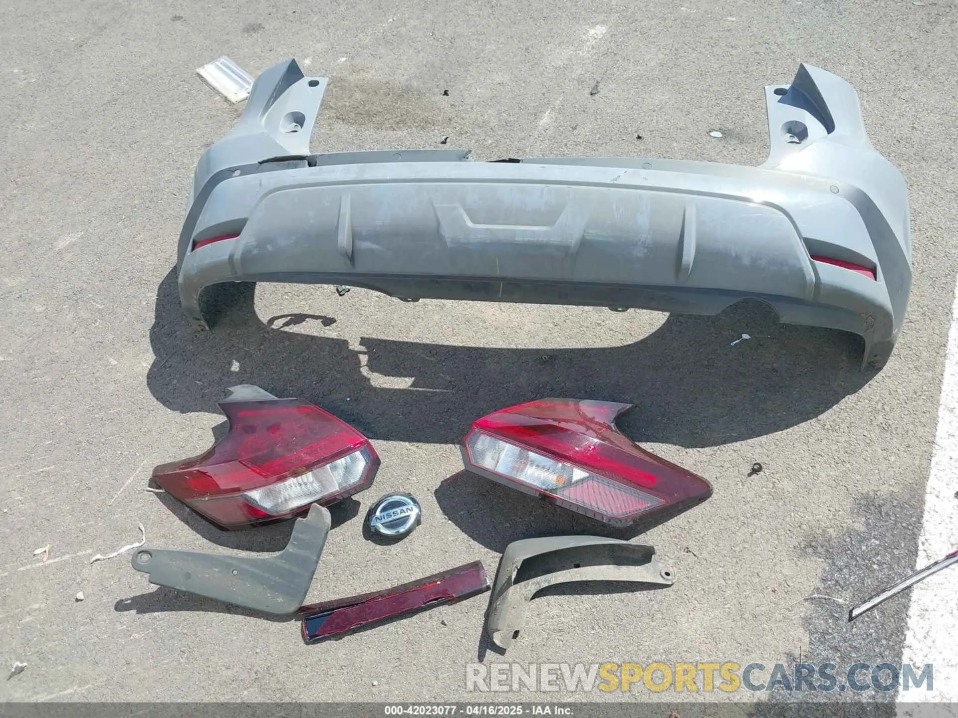 12 Photograph of a damaged car 3N1CP5DV5ML531704 NISSAN KICKS 2021