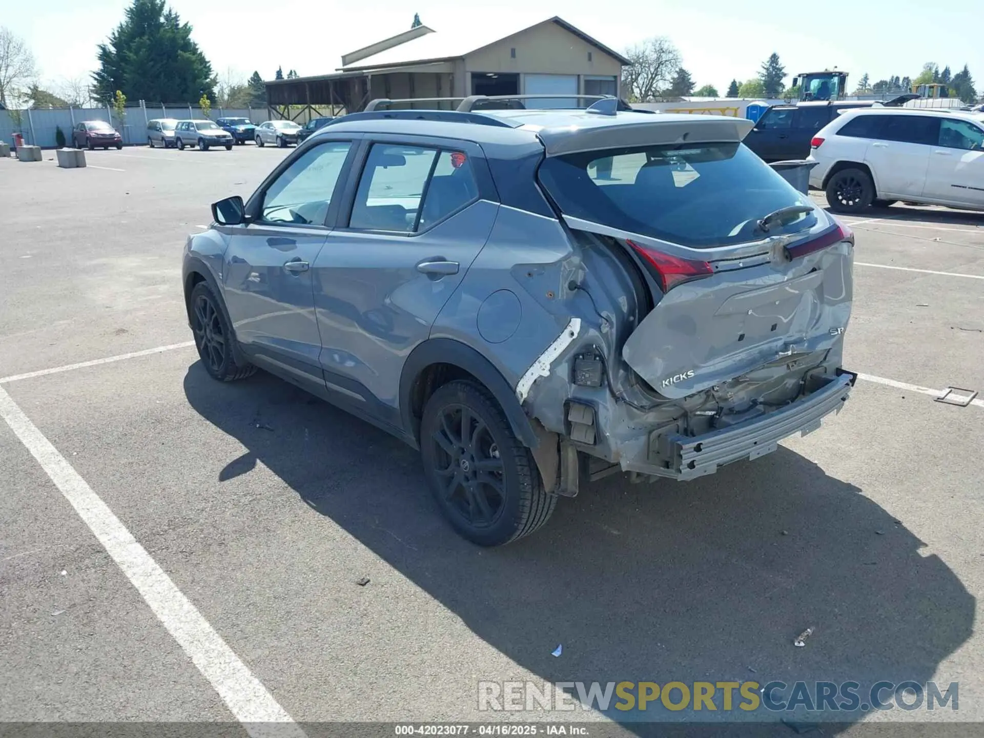 3 Photograph of a damaged car 3N1CP5DV5ML531704 NISSAN KICKS 2021