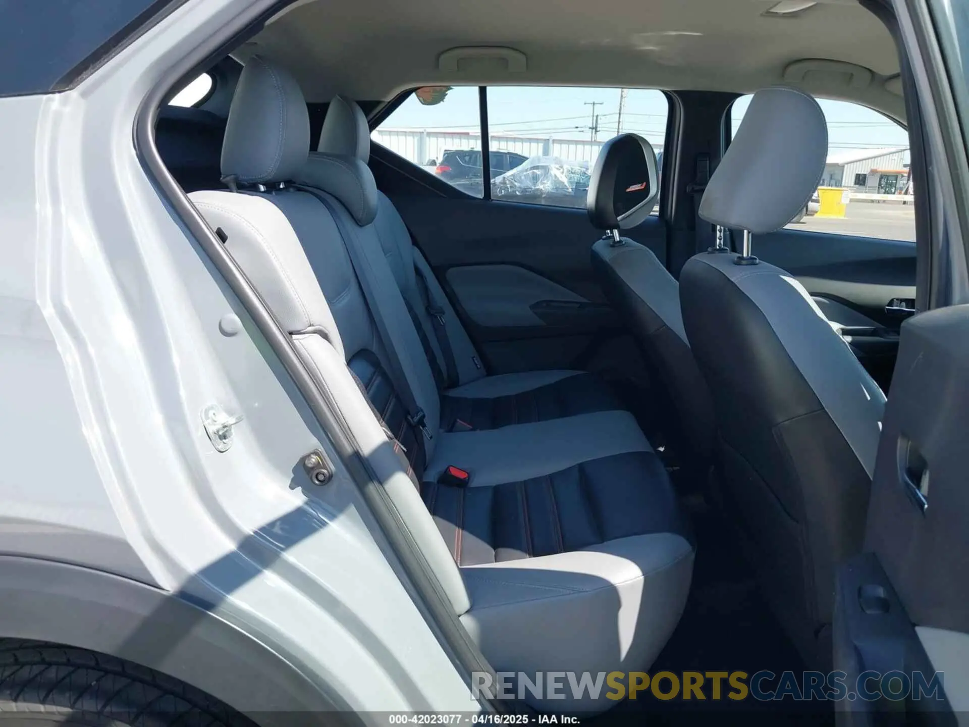 8 Photograph of a damaged car 3N1CP5DV5ML531704 NISSAN KICKS 2021