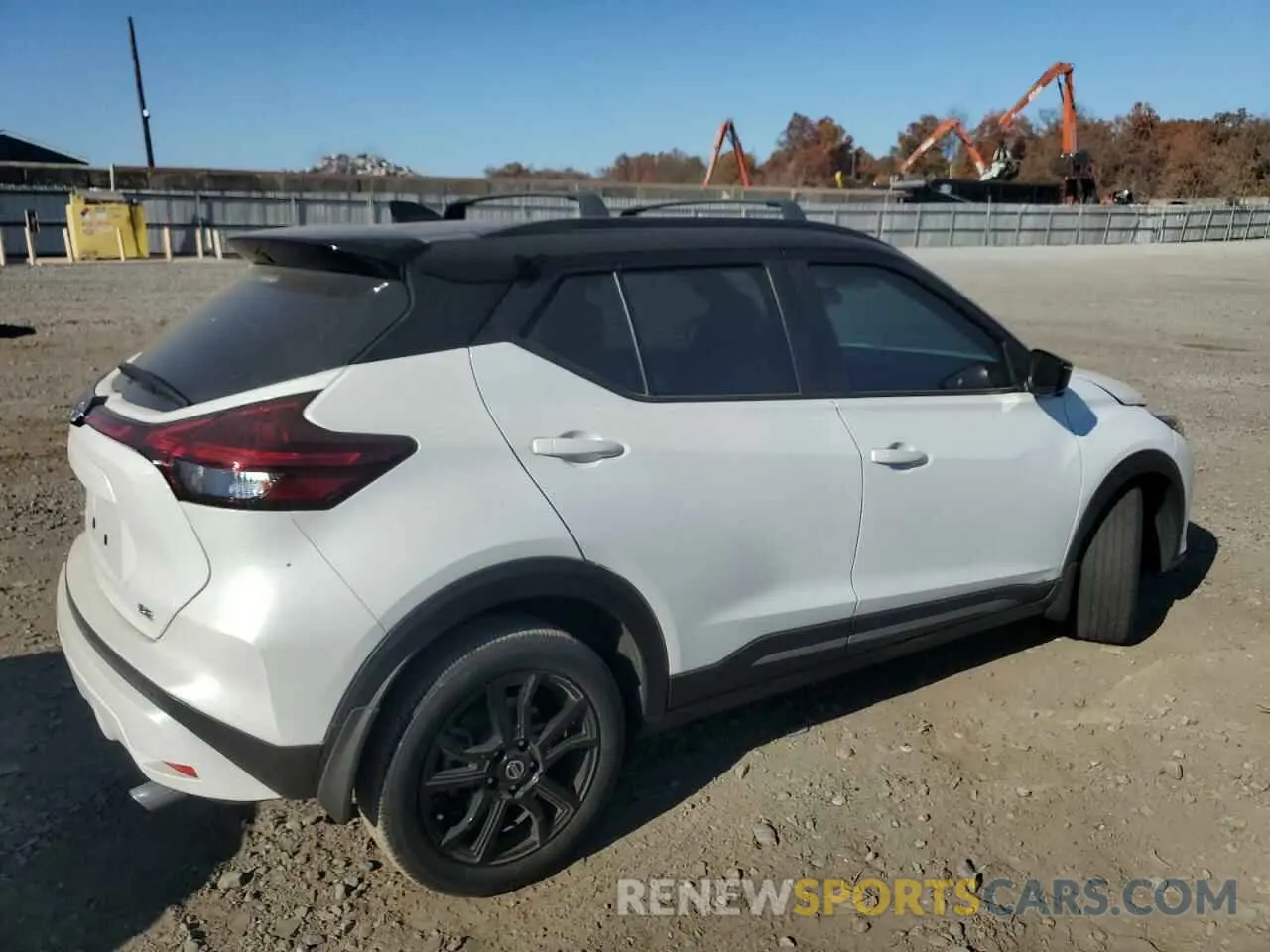 3 Photograph of a damaged car 3N1CP5DV5ML560412 NISSAN KICKS 2021