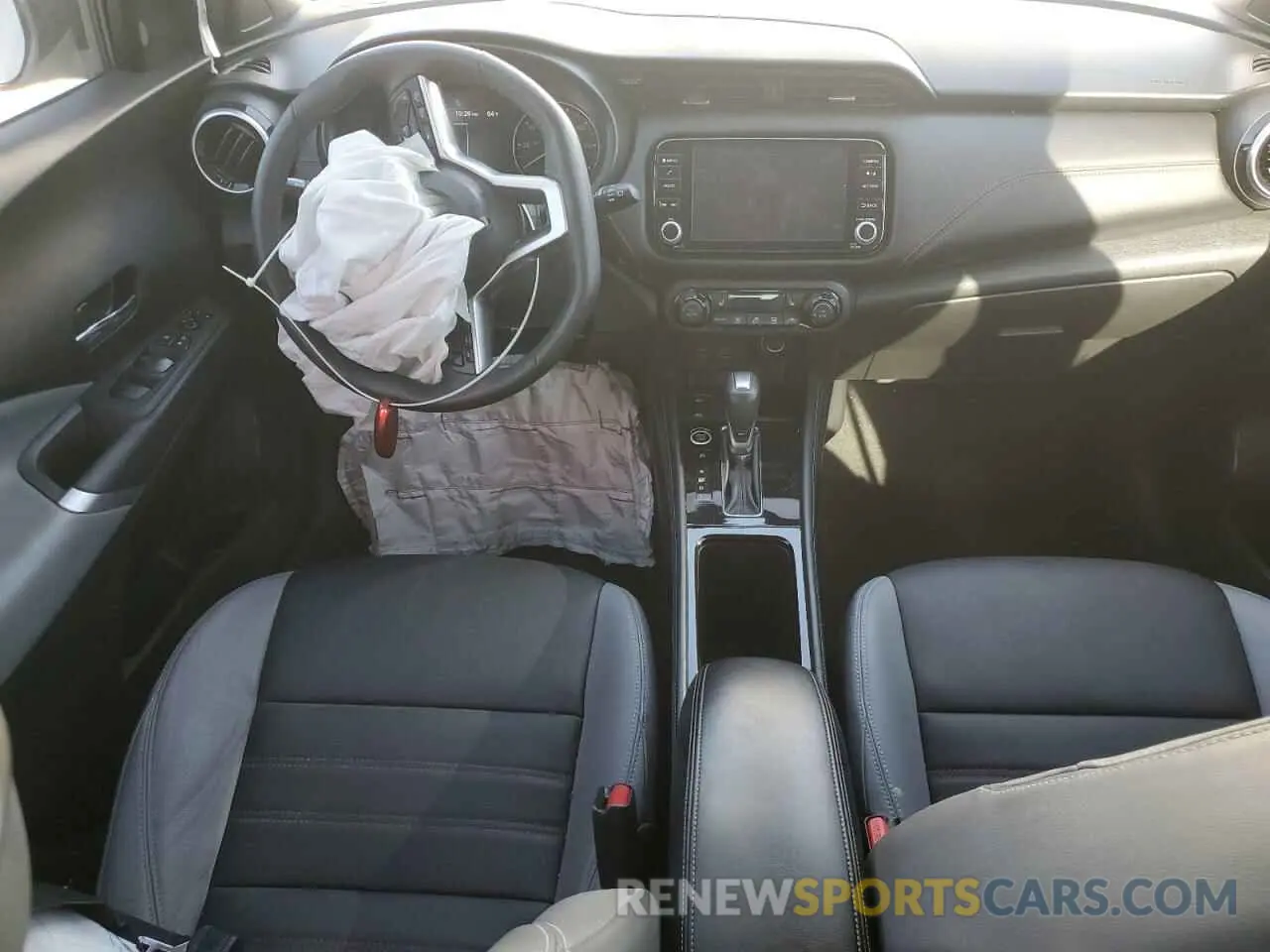 8 Photograph of a damaged car 3N1CP5DV5ML560412 NISSAN KICKS 2021