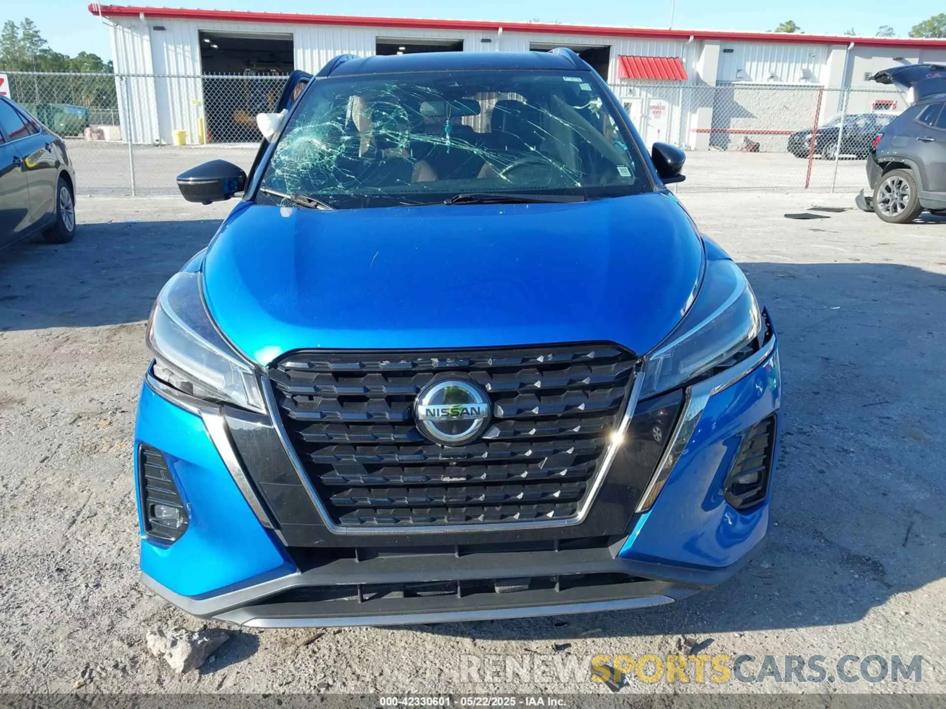 12 Photograph of a damaged car 3N1CP5DV6ML475126 NISSAN KICKS 2021