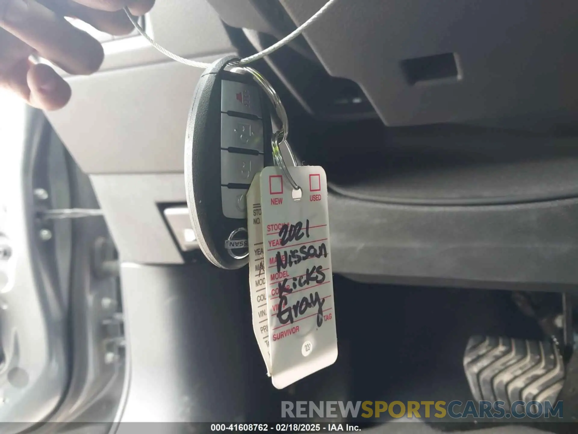 11 Photograph of a damaged car 3N1CP5DV6ML475675 NISSAN KICKS 2021