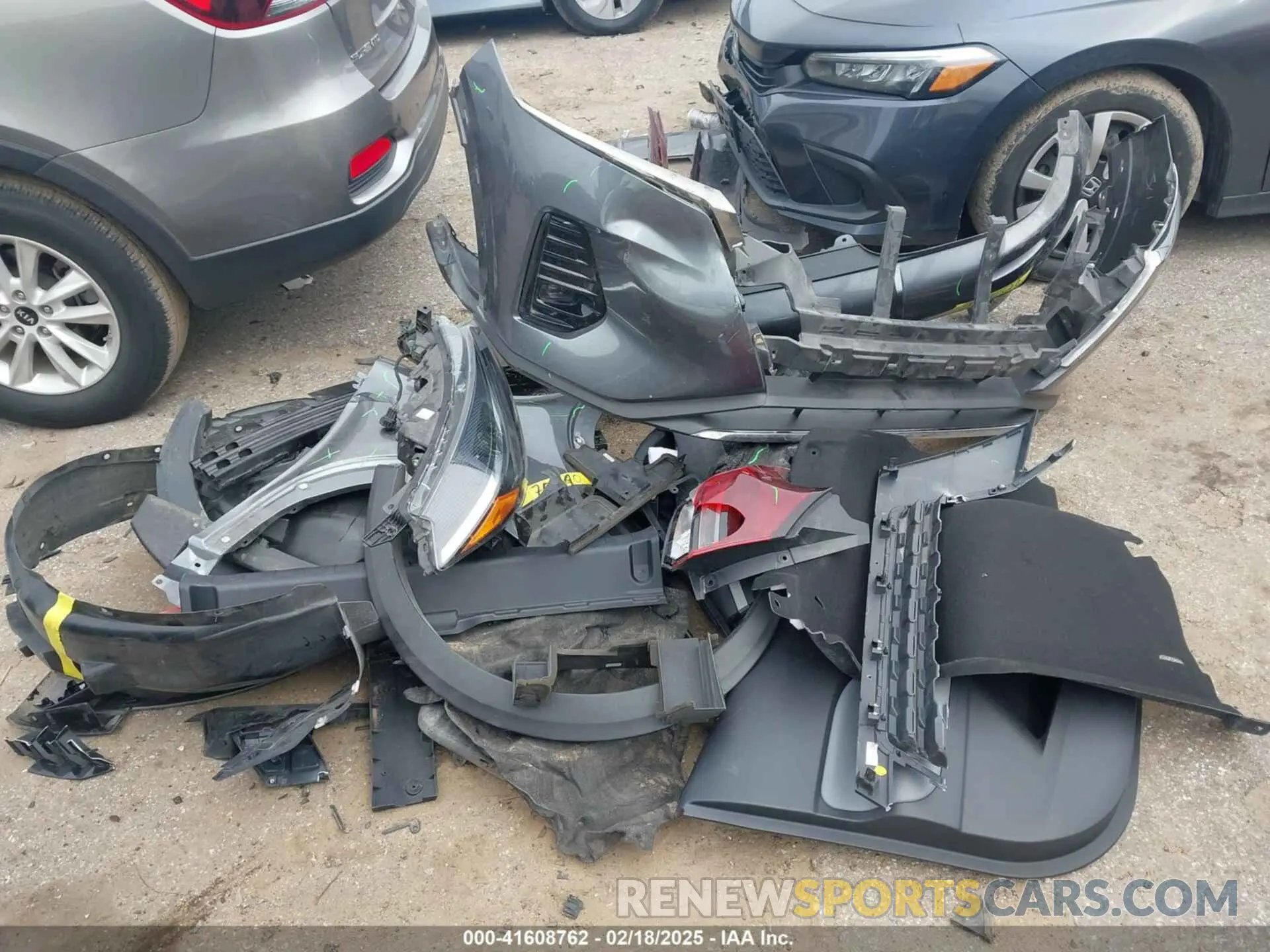 12 Photograph of a damaged car 3N1CP5DV6ML475675 NISSAN KICKS 2021