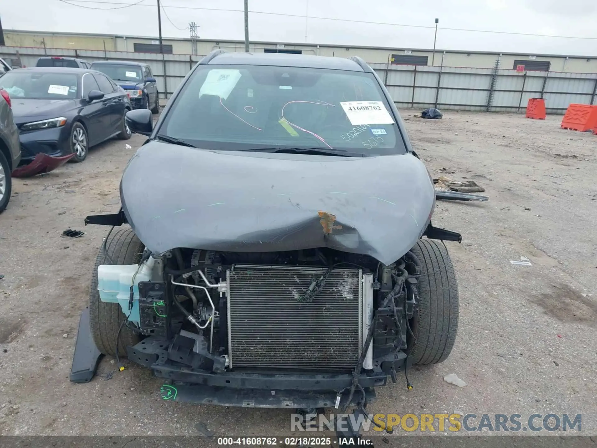 13 Photograph of a damaged car 3N1CP5DV6ML475675 NISSAN KICKS 2021