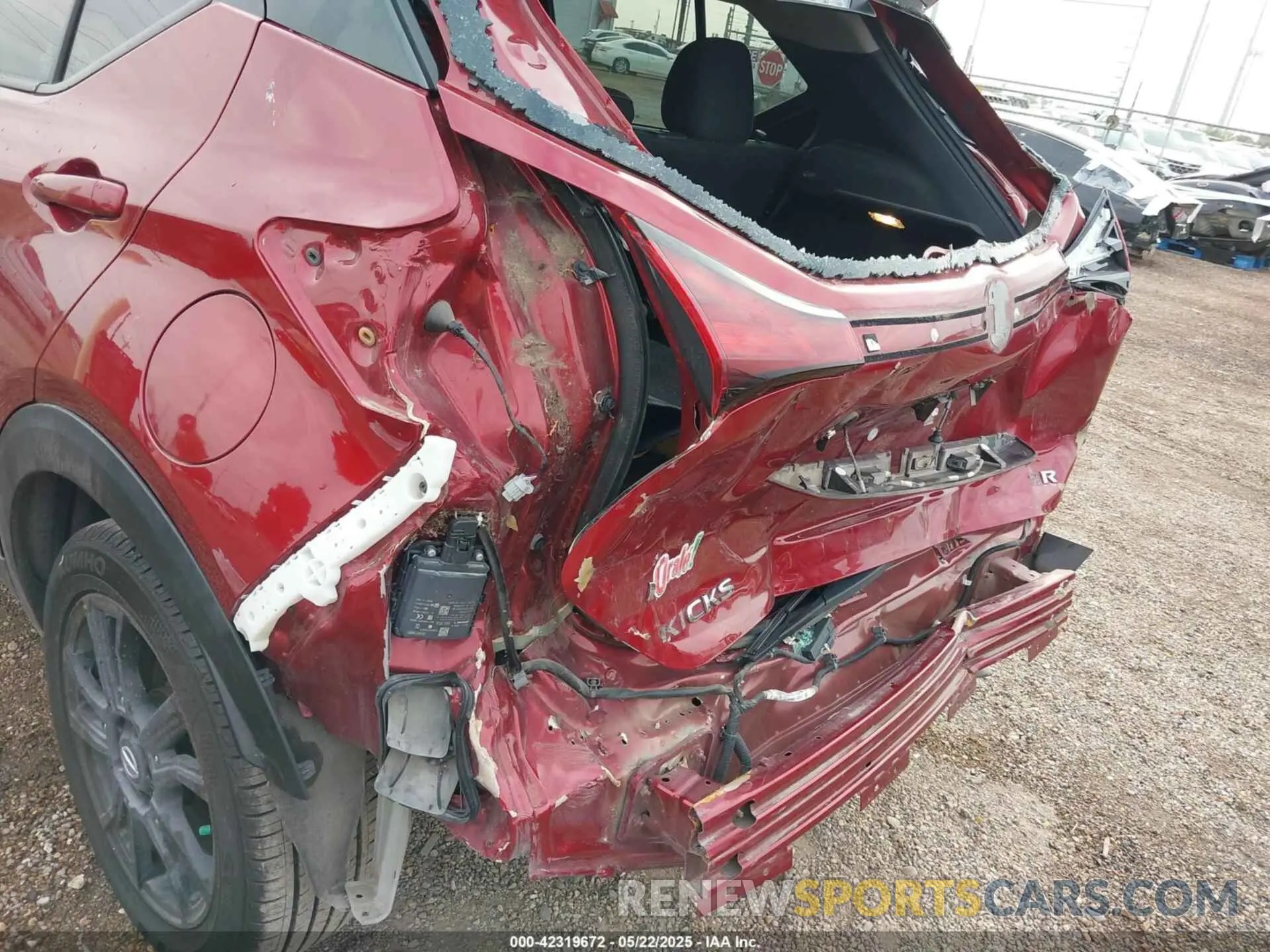 6 Photograph of a damaged car 3N1CP5DV6ML509761 NISSAN KICKS 2021
