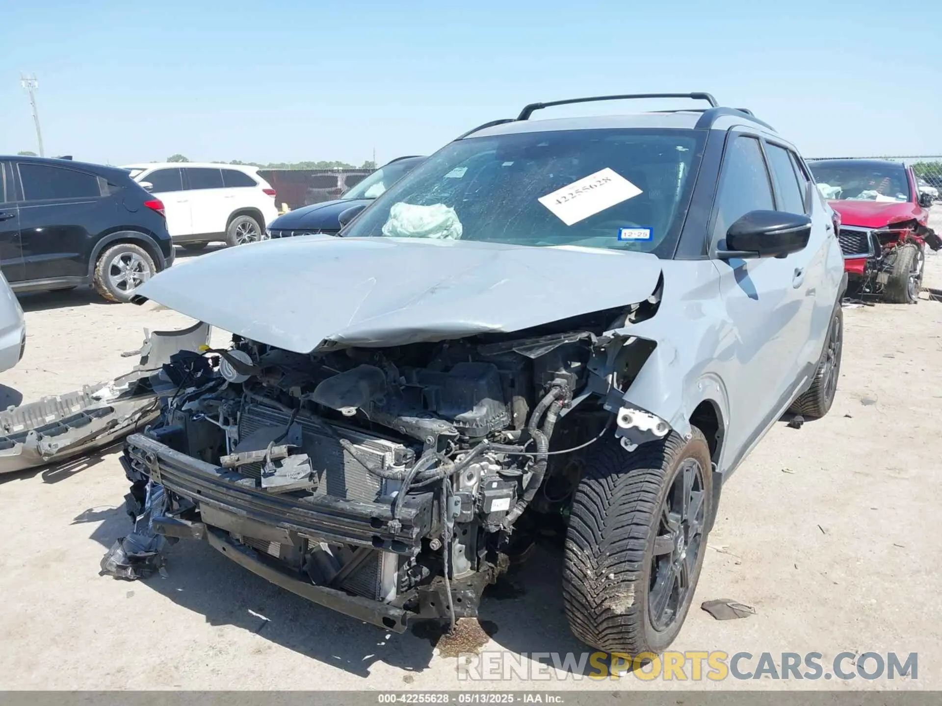 2 Photograph of a damaged car 3N1CP5DV6ML518668 NISSAN KICKS 2021