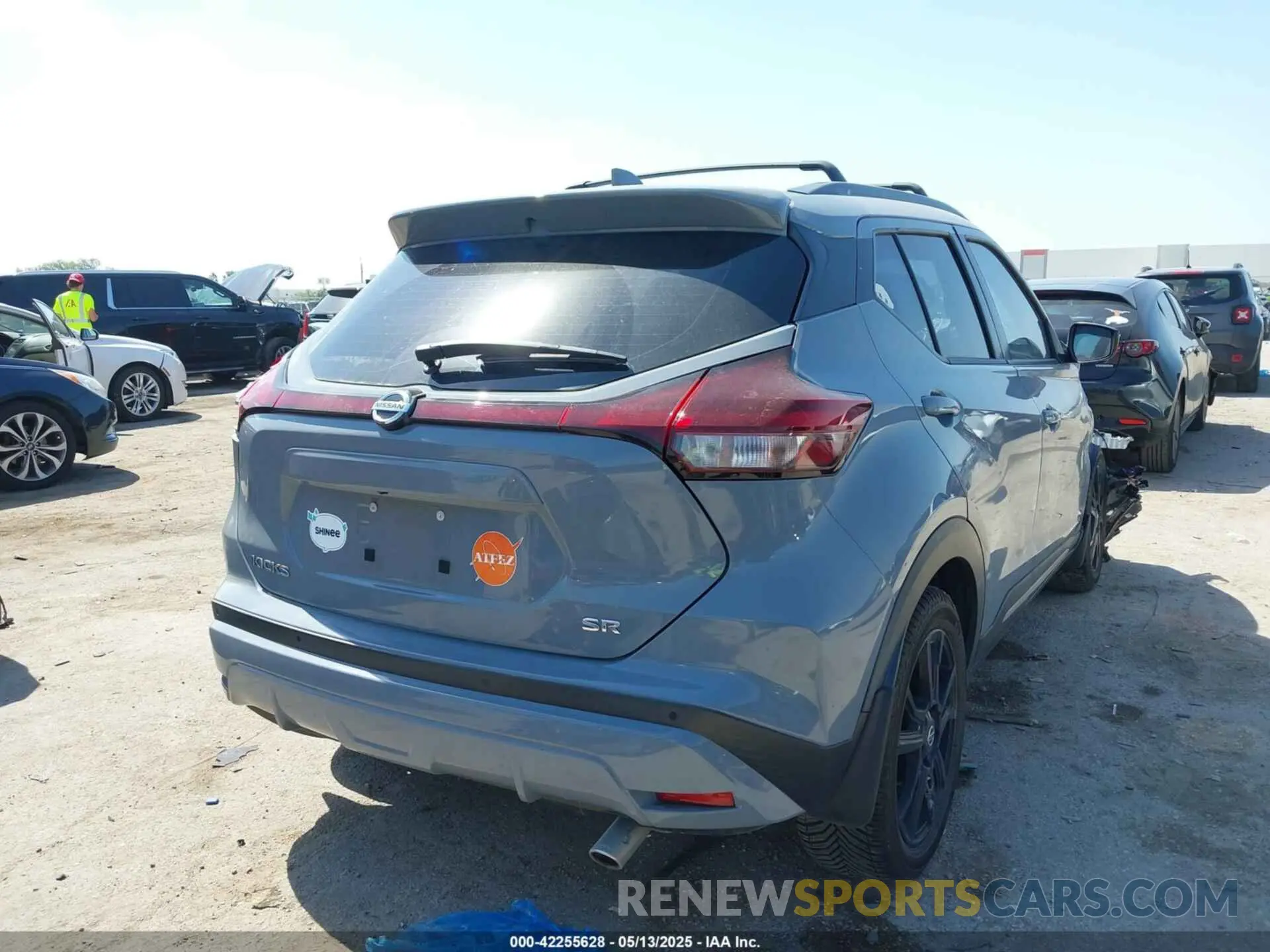 4 Photograph of a damaged car 3N1CP5DV6ML518668 NISSAN KICKS 2021