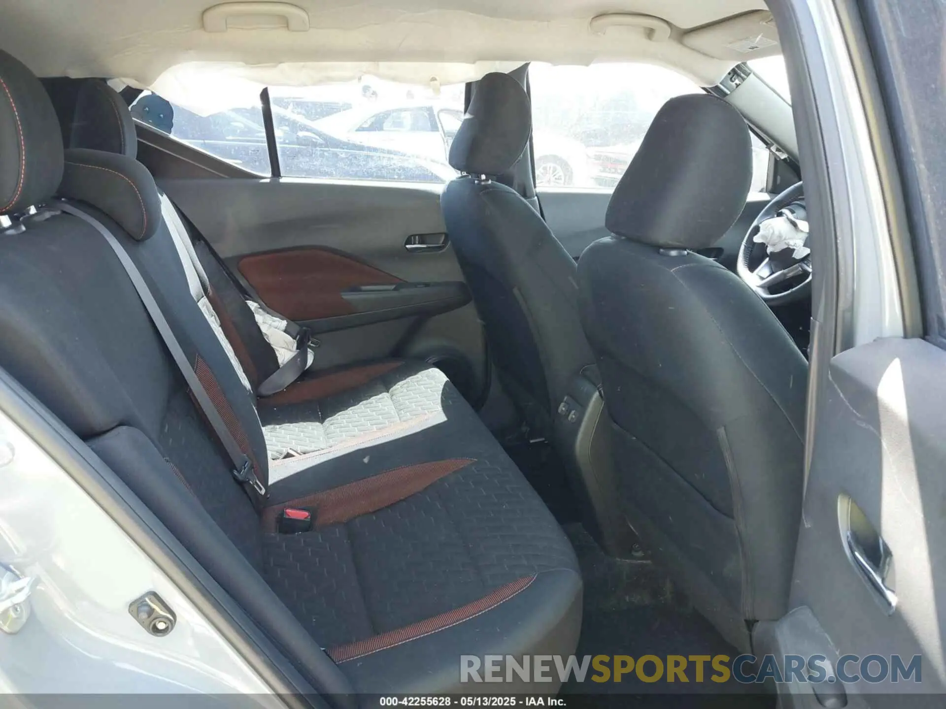 8 Photograph of a damaged car 3N1CP5DV6ML518668 NISSAN KICKS 2021