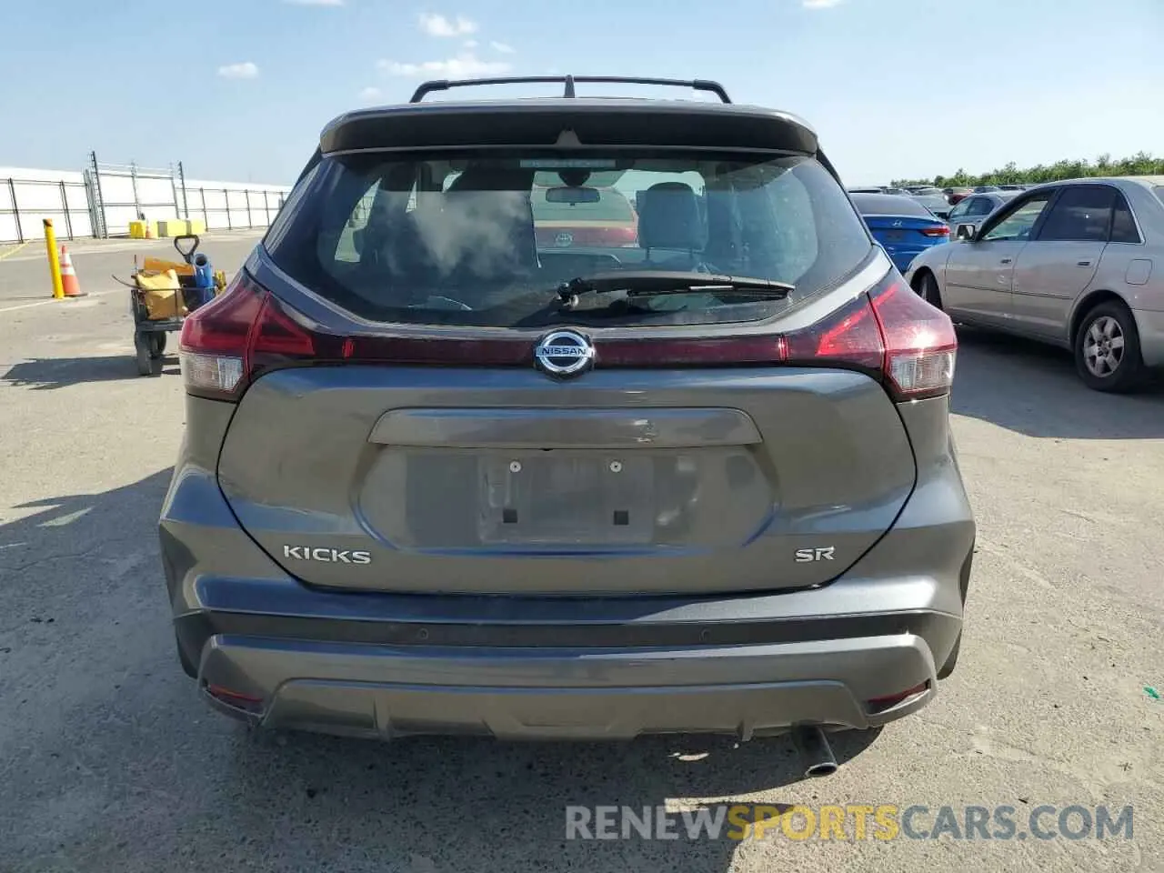 6 Photograph of a damaged car 3N1CP5DV6ML524230 NISSAN KICKS 2021