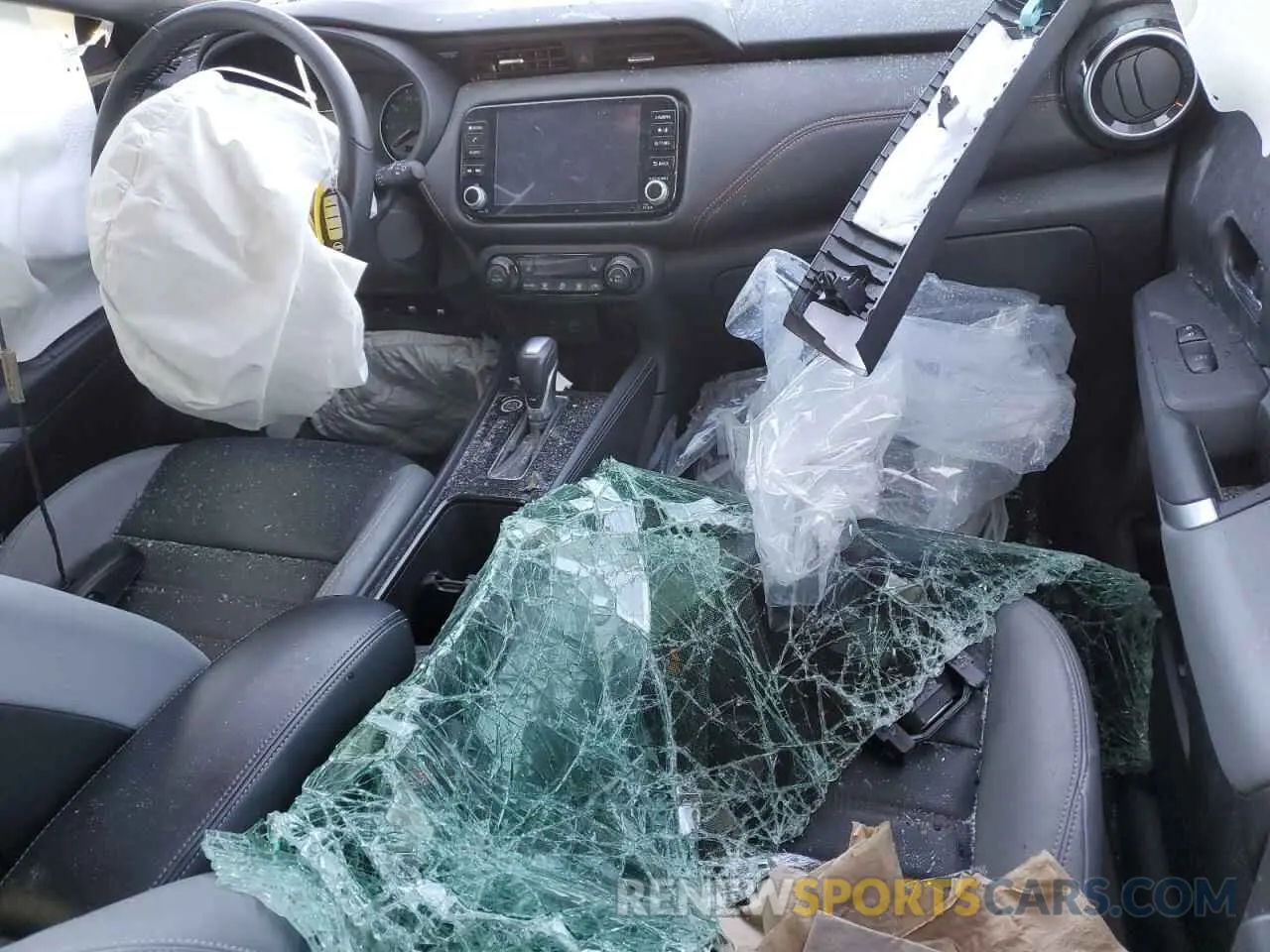 8 Photograph of a damaged car 3N1CP5DV7ML499905 NISSAN KICKS 2021
