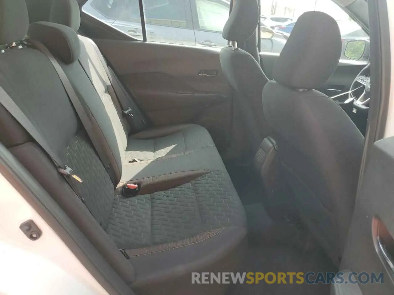11 Photograph of a damaged car 3N1CP5DV7ML558676 NISSAN KICKS 2021