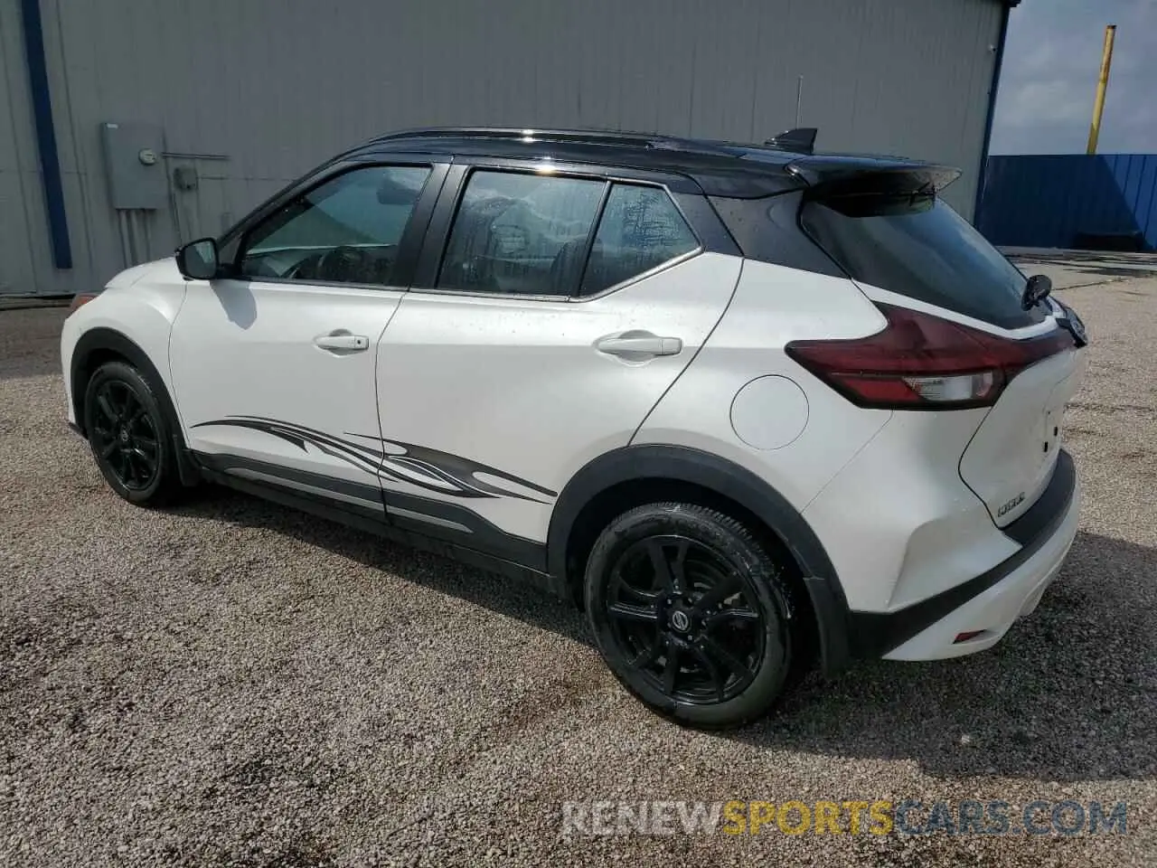2 Photograph of a damaged car 3N1CP5DV7ML558676 NISSAN KICKS 2021