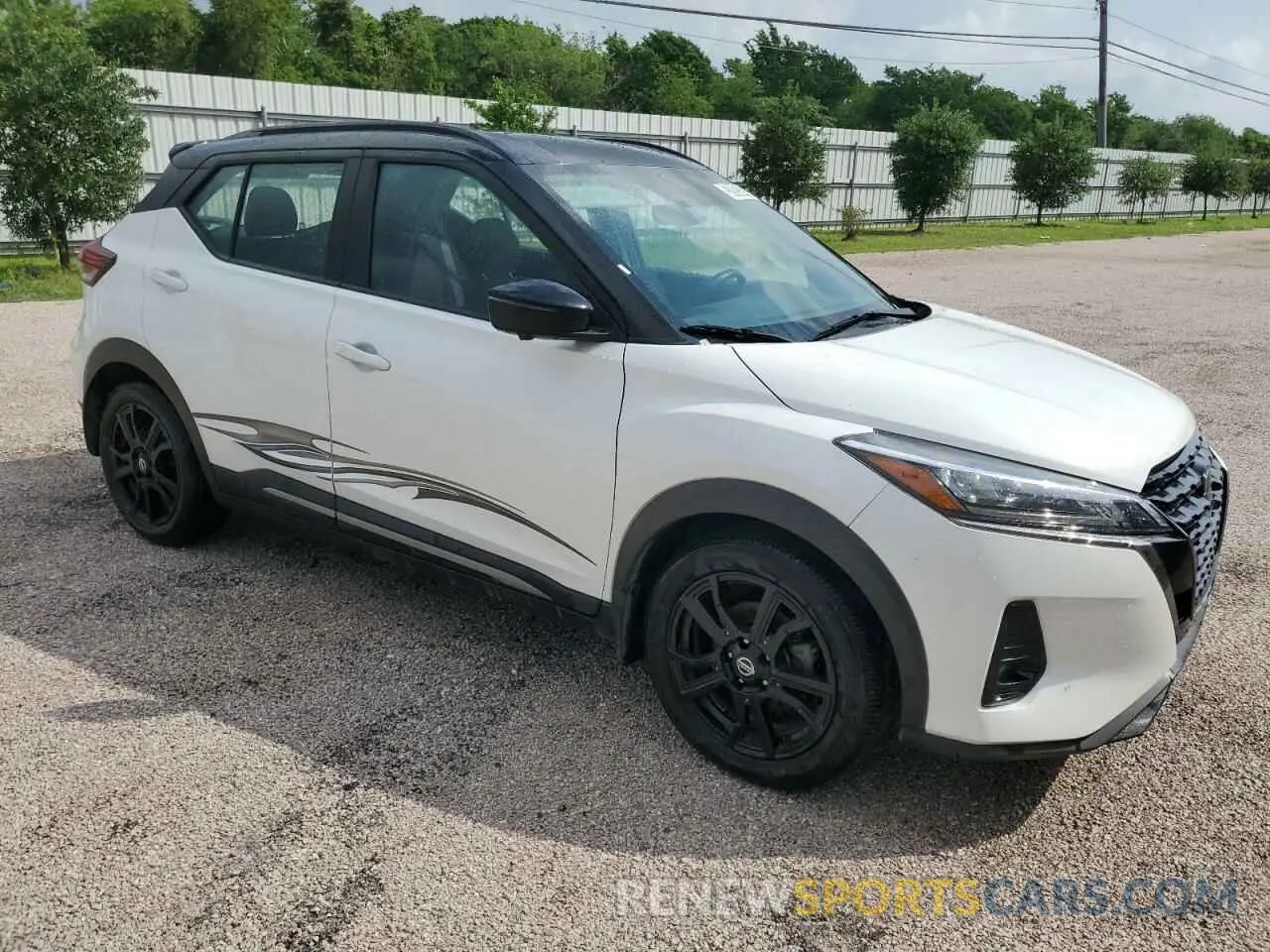 4 Photograph of a damaged car 3N1CP5DV7ML558676 NISSAN KICKS 2021